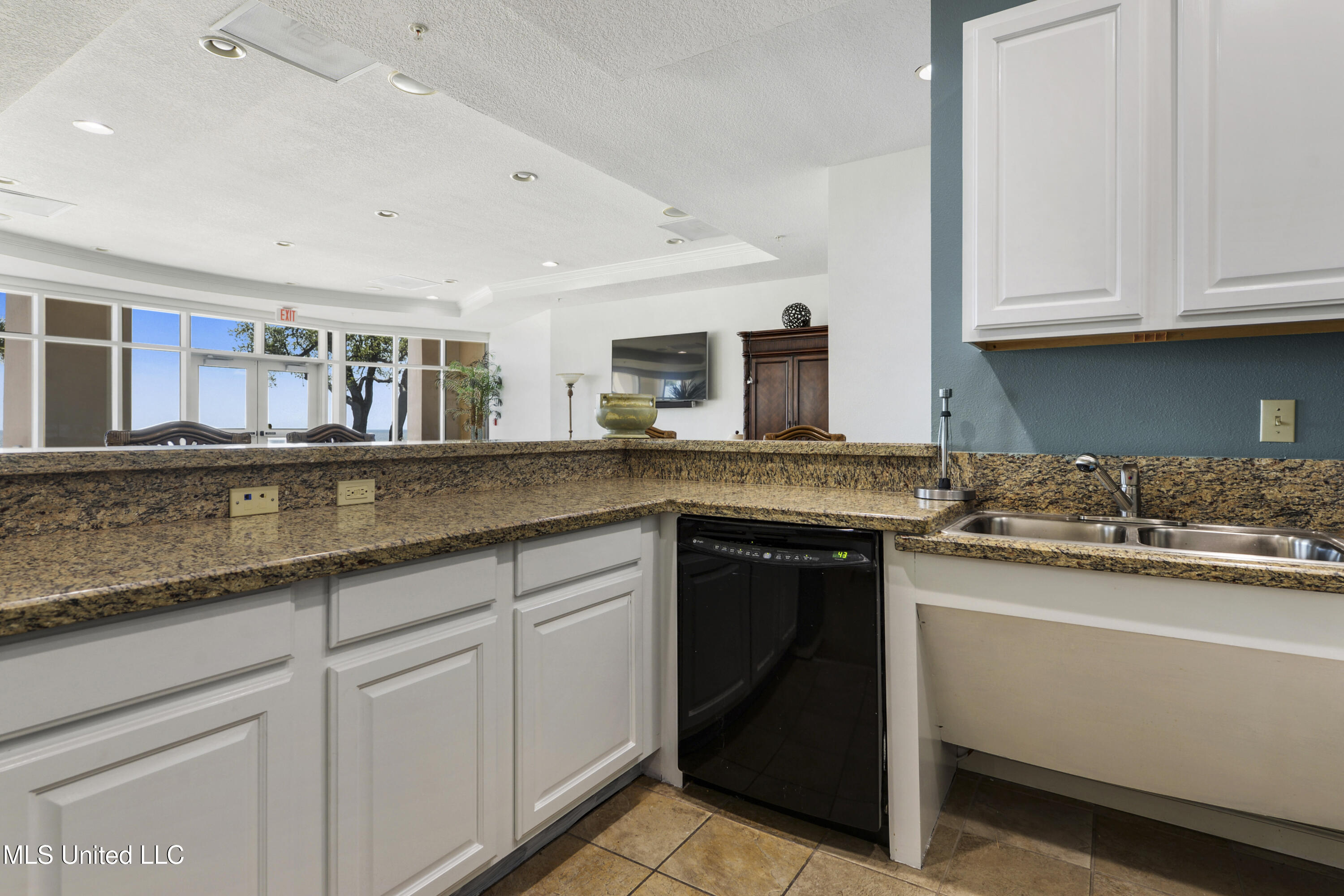 2230 Beach Drive #205, Gulfport, Mississippi image 45