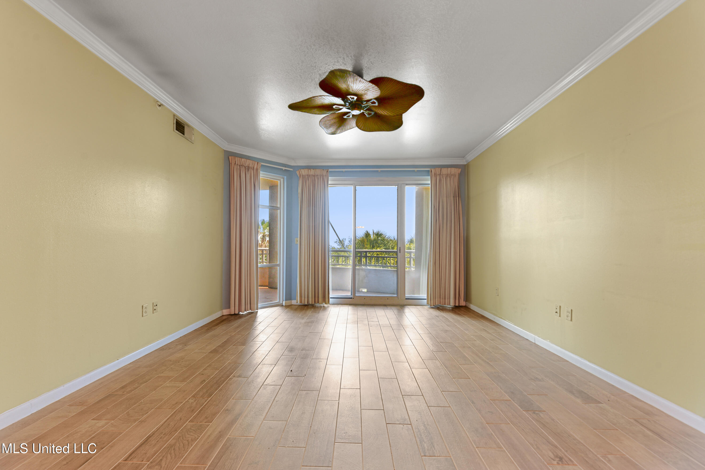 2230 Beach Drive #205, Gulfport, Mississippi image 2