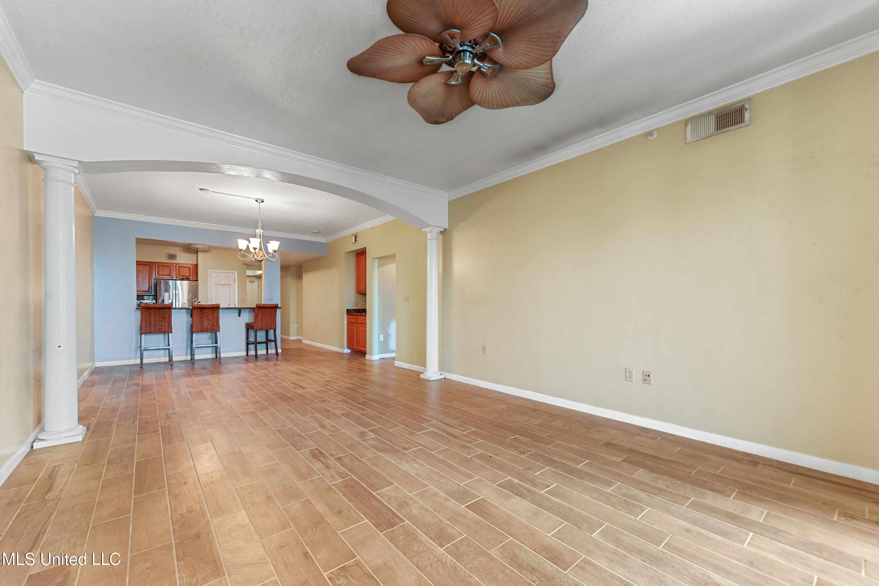2230 Beach Drive #205, Gulfport, Mississippi image 4