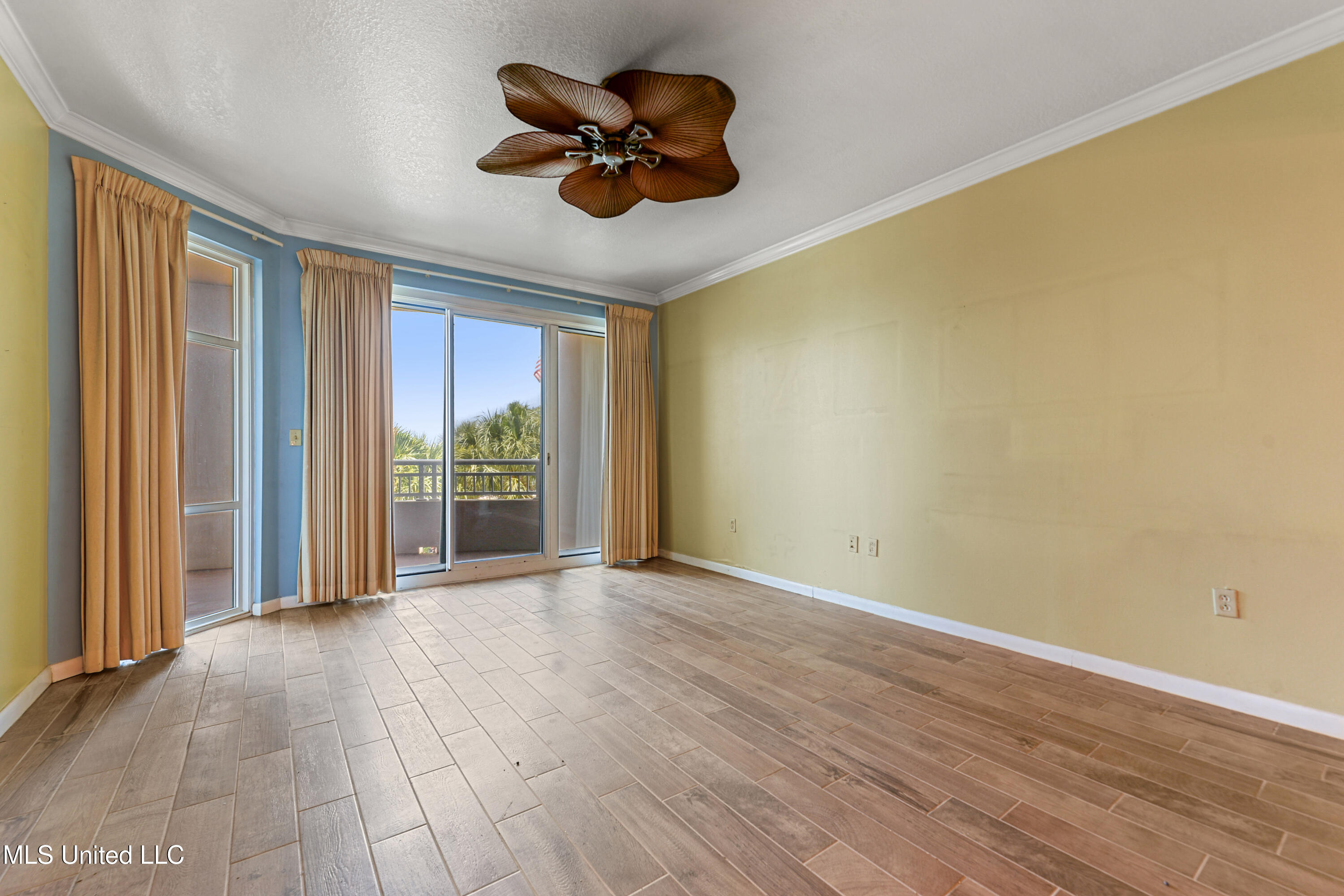 2230 Beach Drive #205, Gulfport, Mississippi image 3