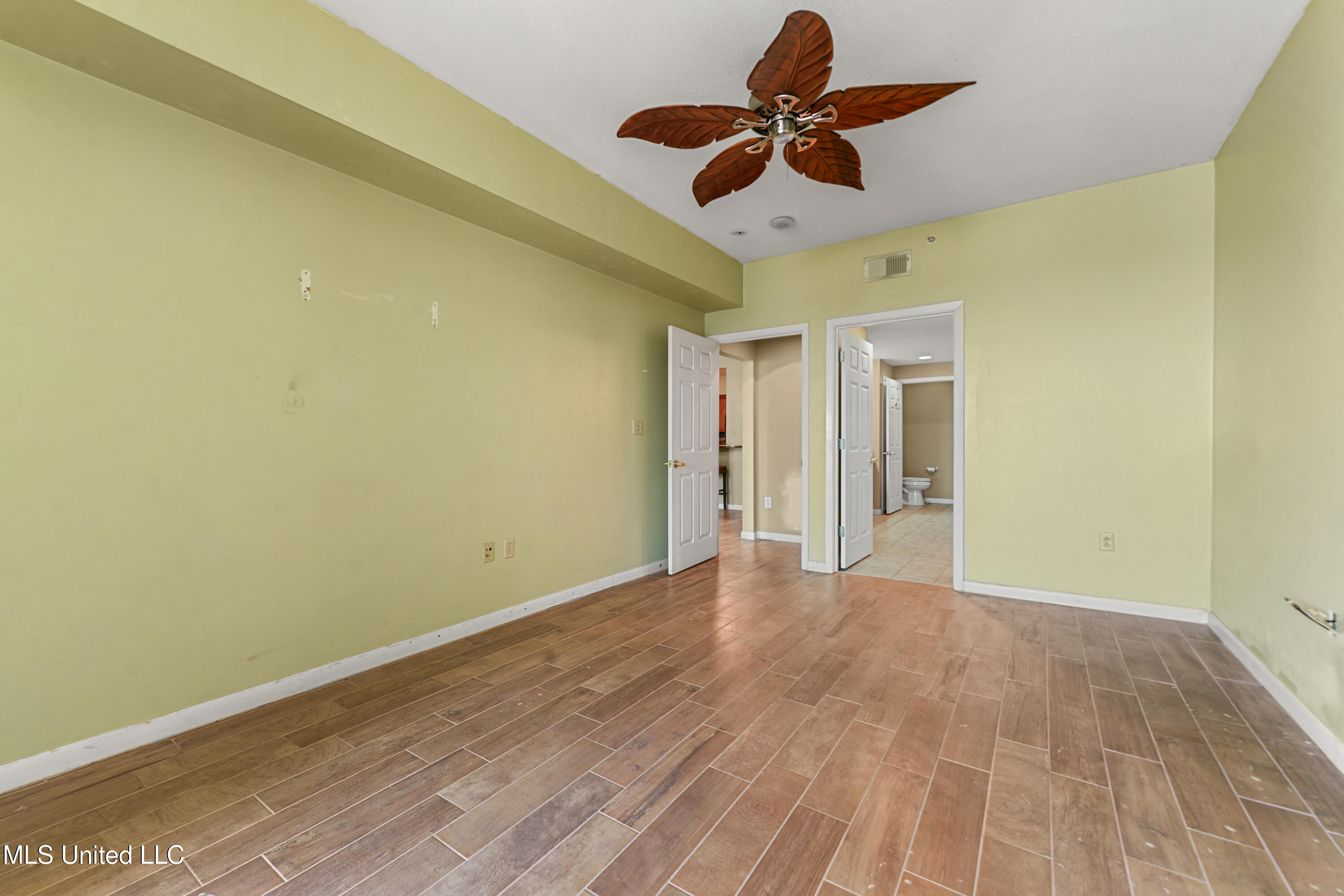 2230 Beach Drive #205, Gulfport, Mississippi image 12
