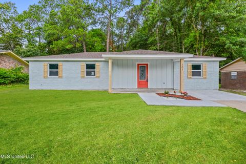 Single Family Residence in Gautier MS 2853 Park Drive.jpg