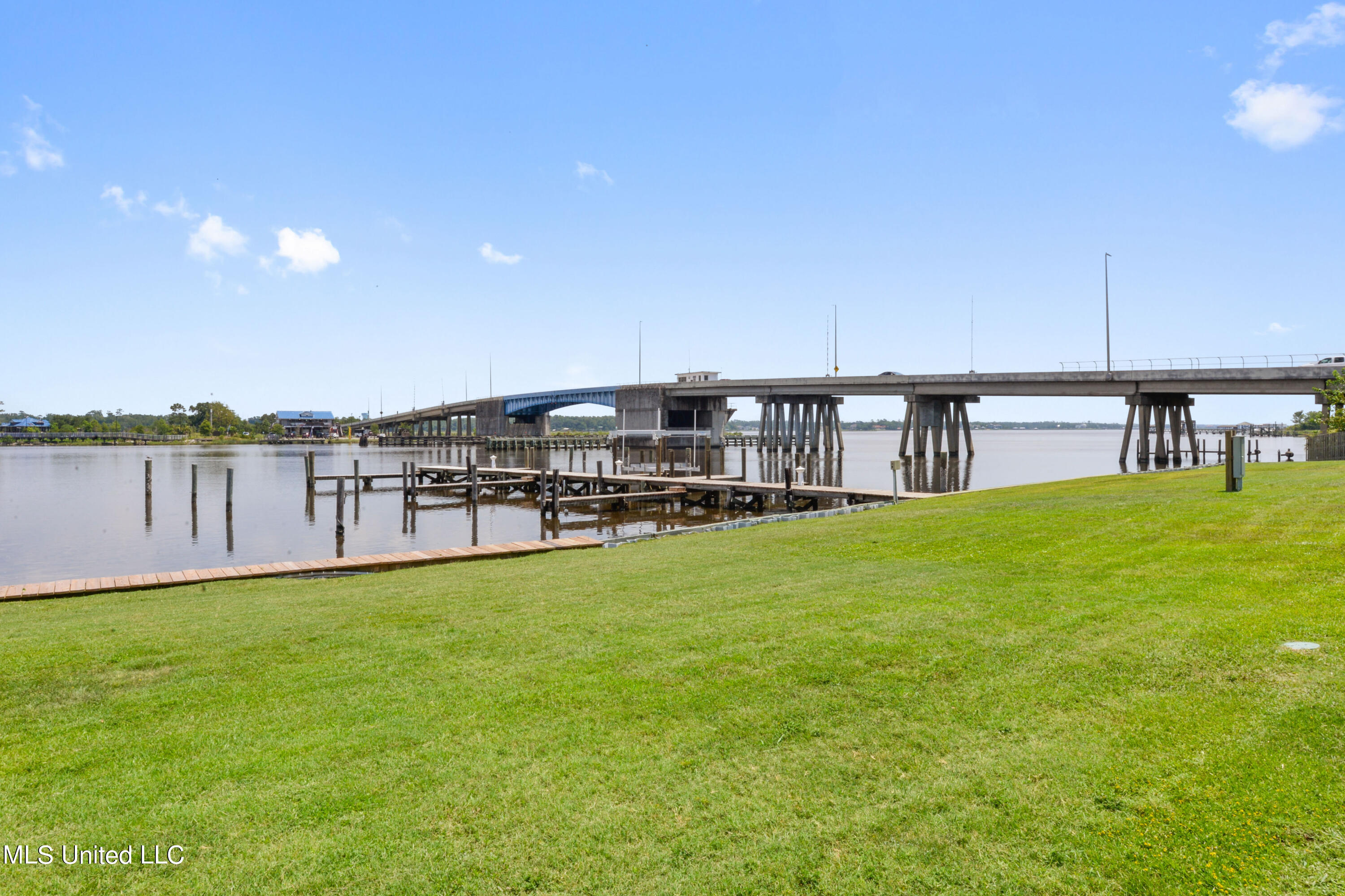 495 Popps Ferry Road #13, Biloxi, Mississippi image 39