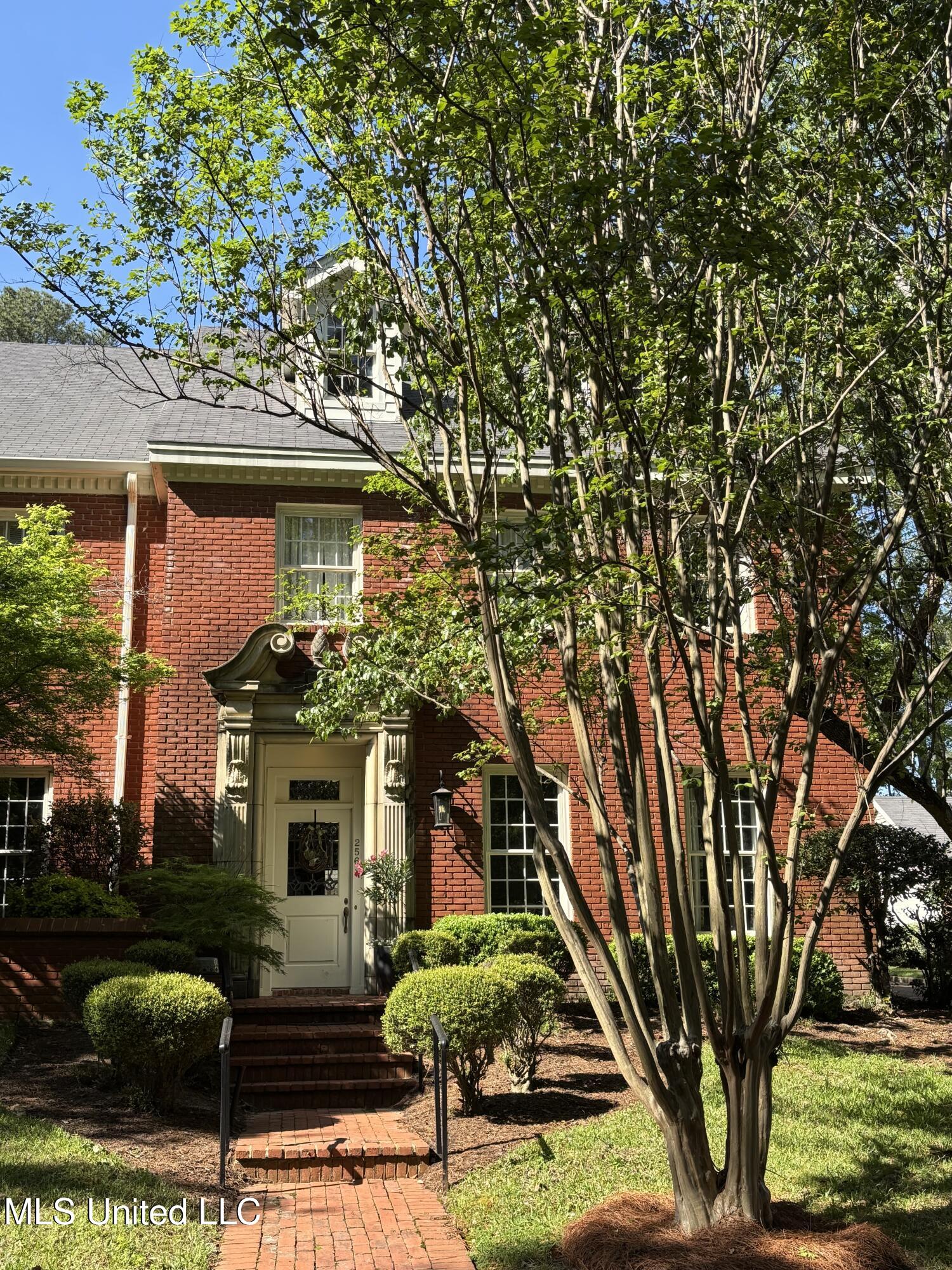 256 Eastbrooke St Street, Jackson, Mississippi image 2