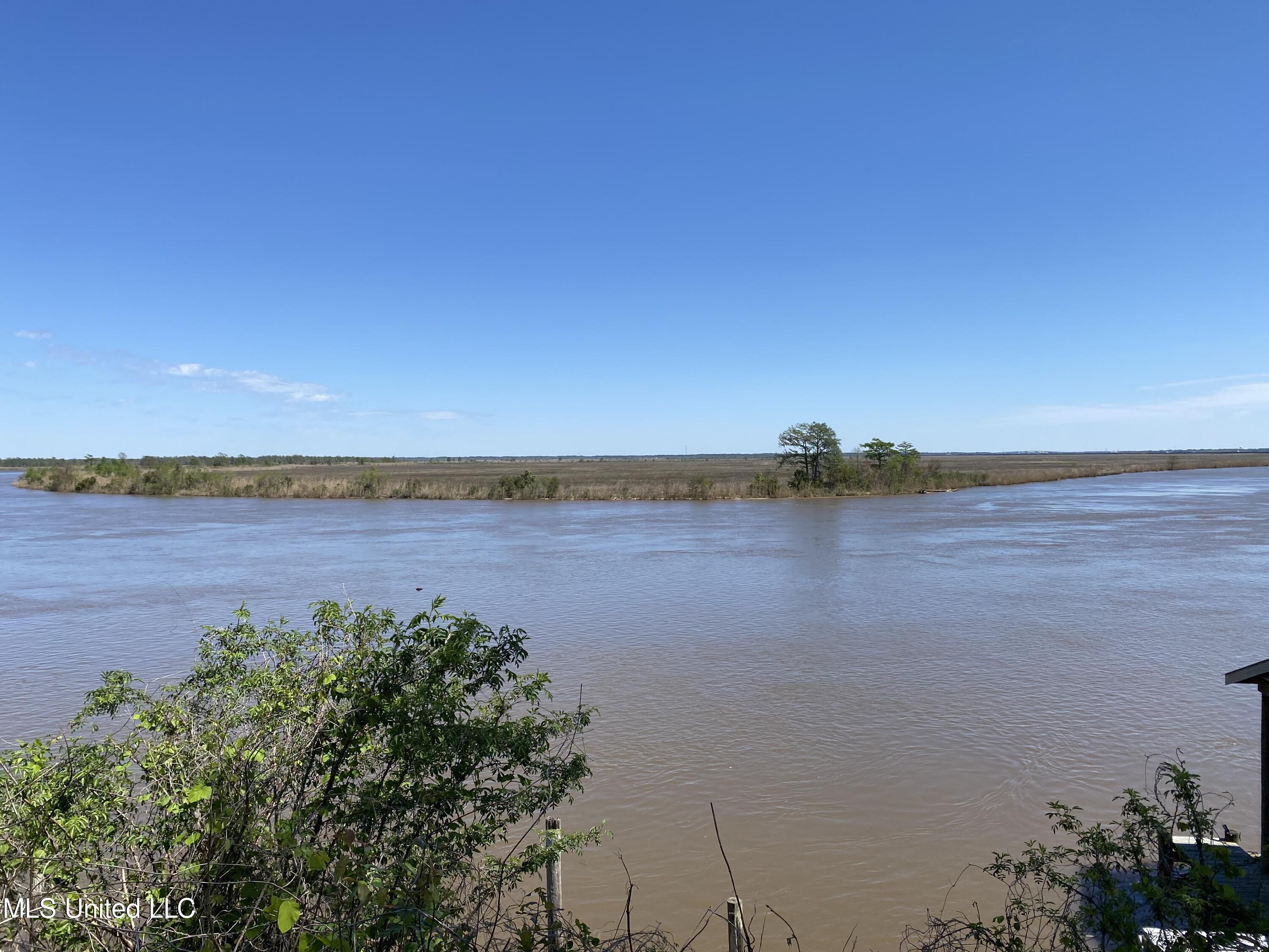 7512 Bluff Point Road, Gautier, Mississippi image 3