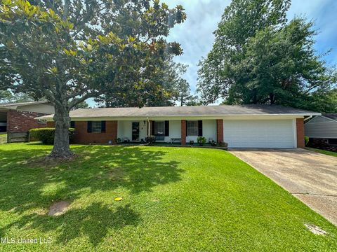 Homes For Sale - 1206 Shady Glen Drive<br/> Hinds County, Clinton, MS 39056