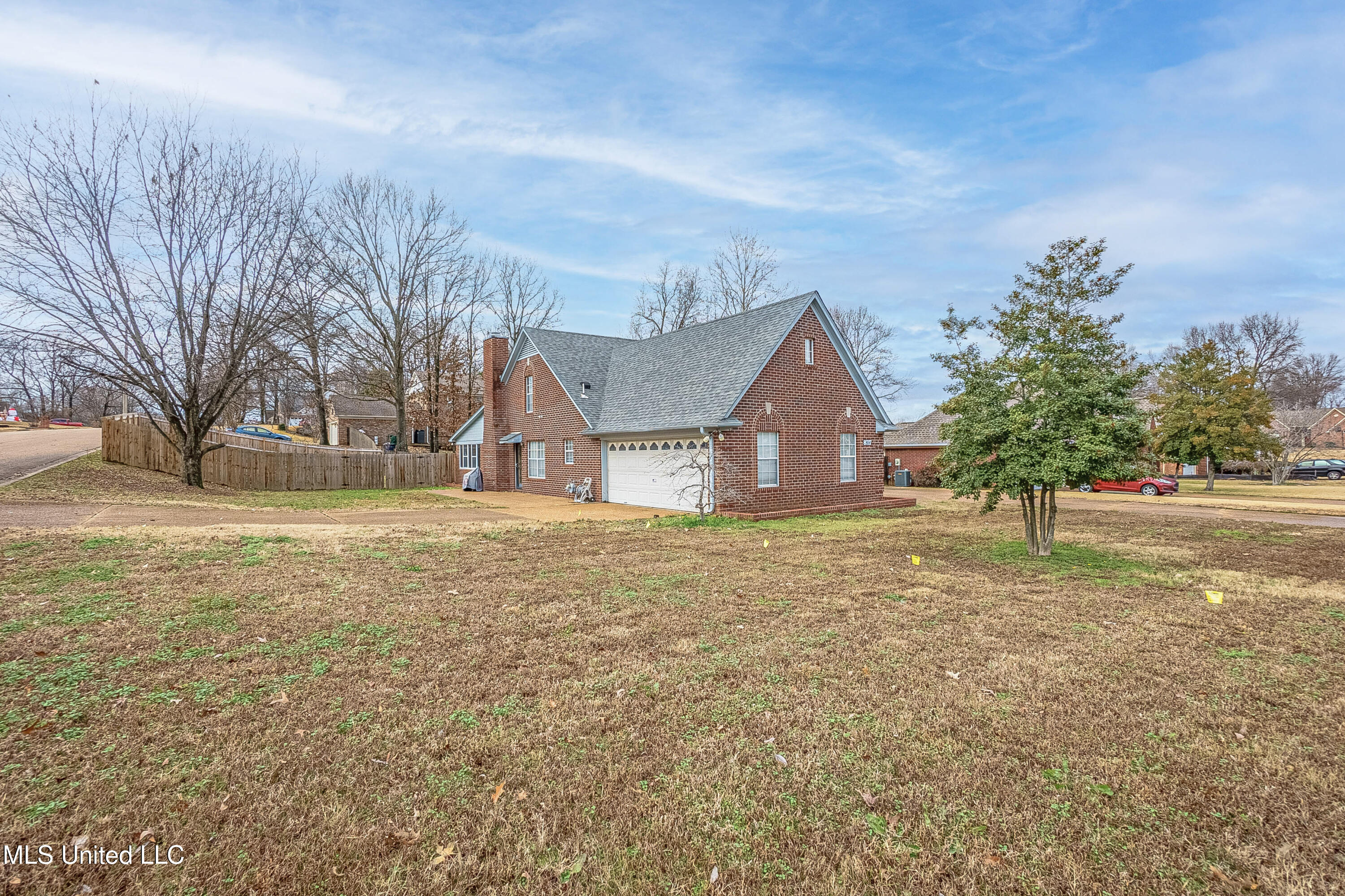 8717 S Carriage Drive, Southaven, Mississippi image 3