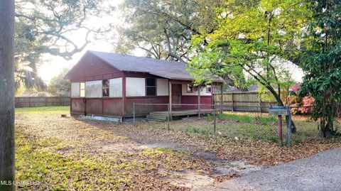 Single Family Residence in Gulfport MS 618 Oak Drive.jpg