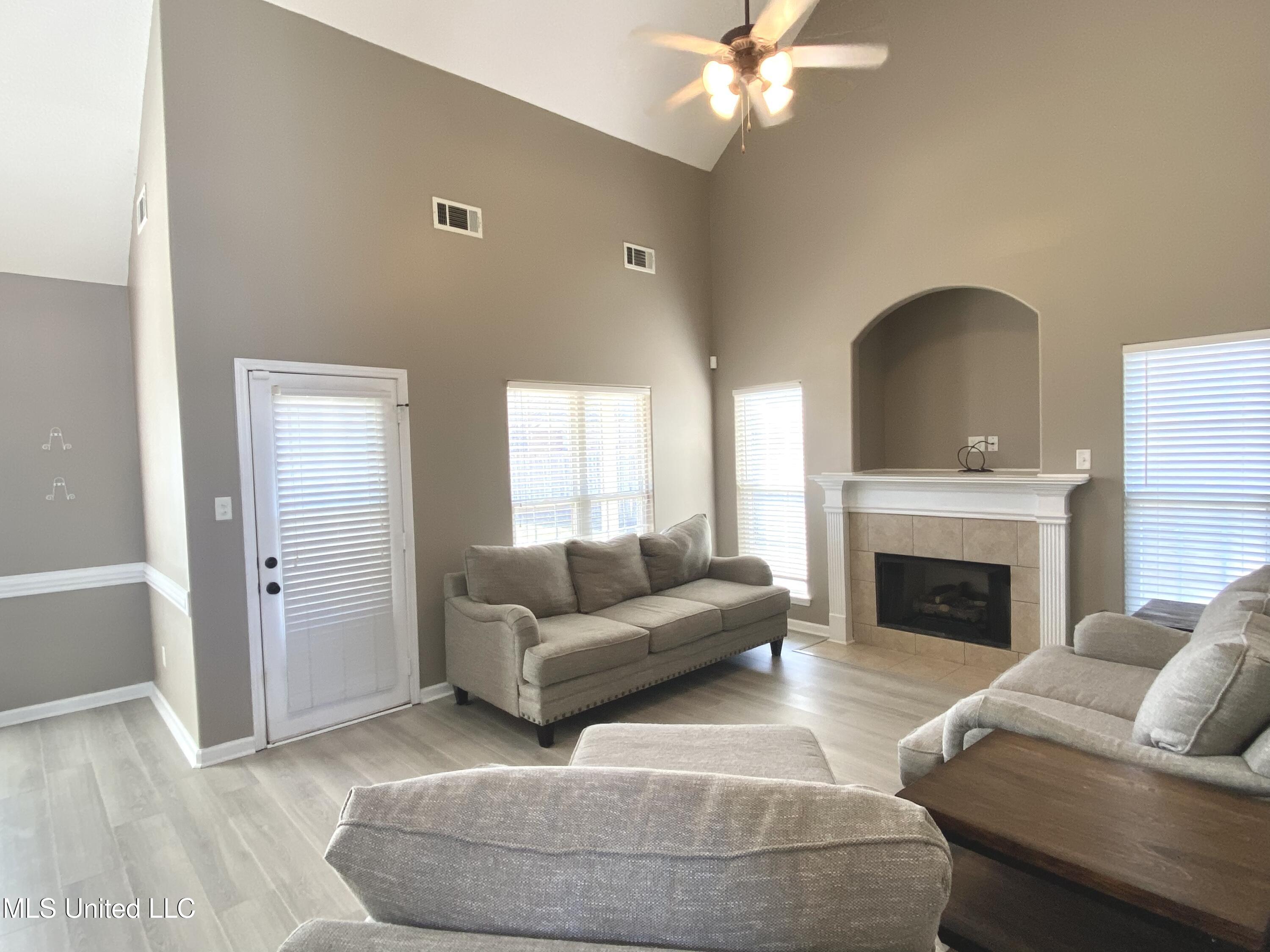 3205 Roseleigh Drive, Southaven, Mississippi image 3