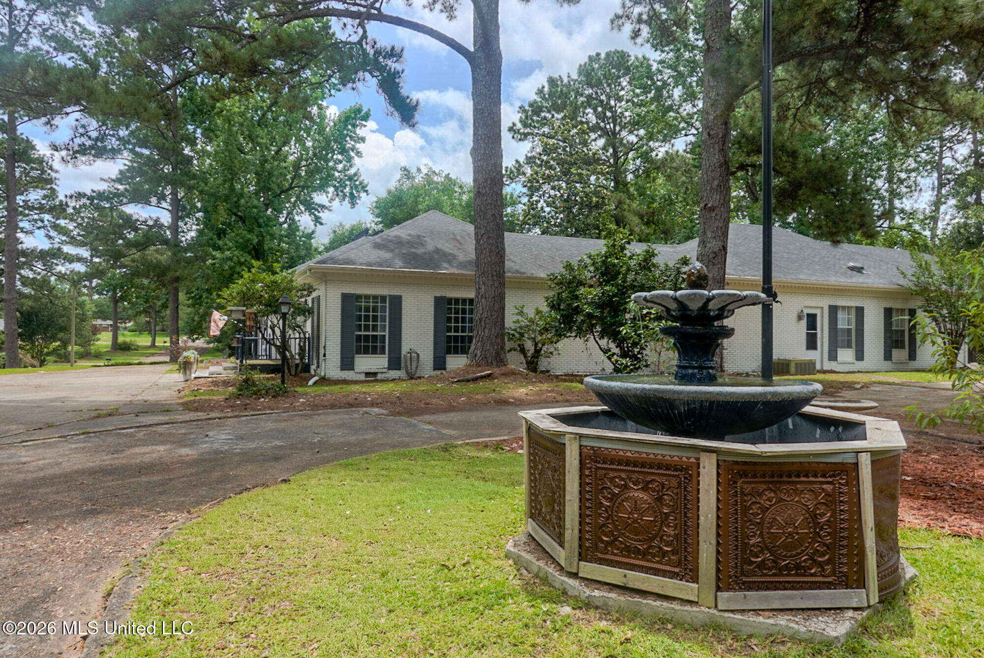 1605 Lissa Drive