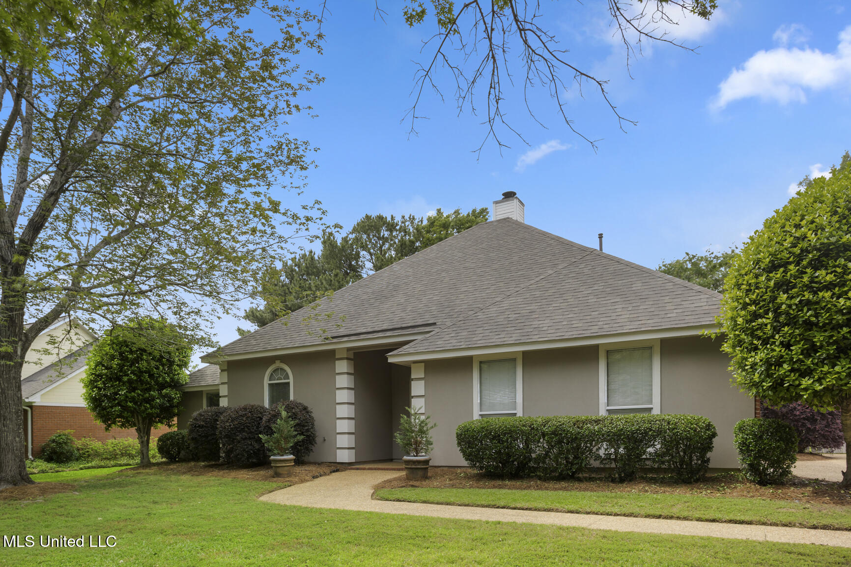 212 Summer Hill Road, Madison, Mississippi image 2