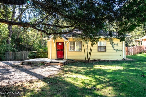 Homes For Sale - 511 Mccluer Road<br/> Jackson, MS 39212
