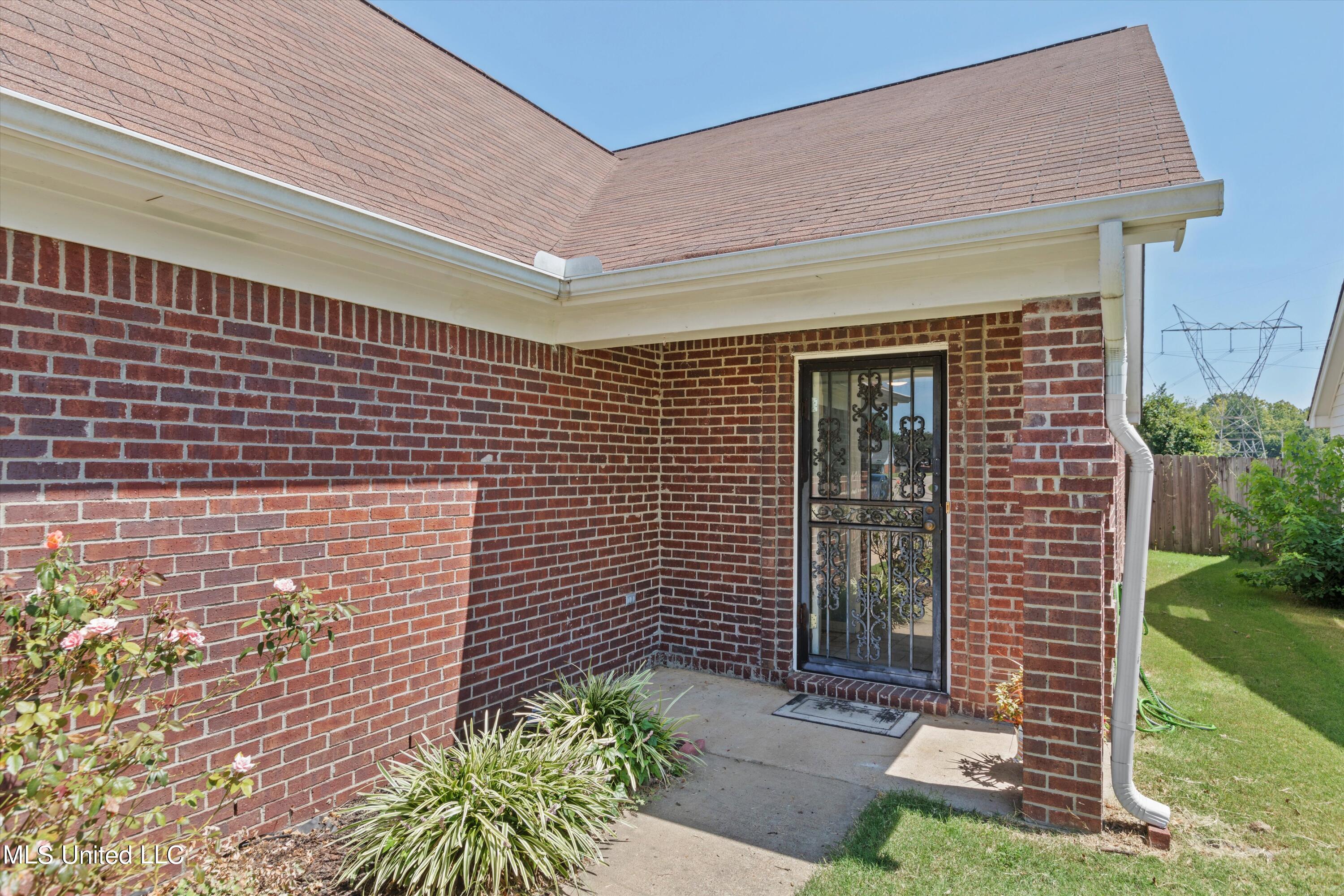 7734 S Chesterfield Drive, Southaven, Mississippi image 2