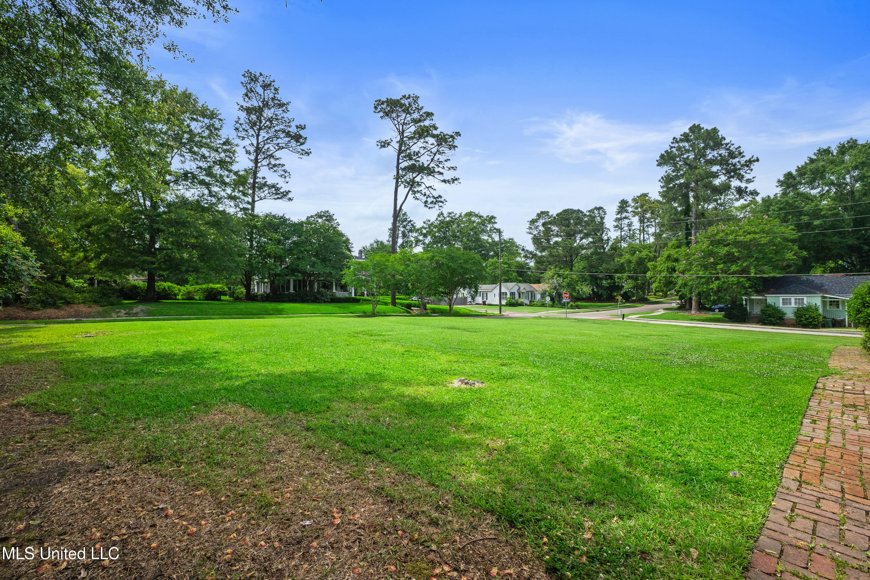 300 S 21st Avenue, Hattiesburg, Mississippi image 9