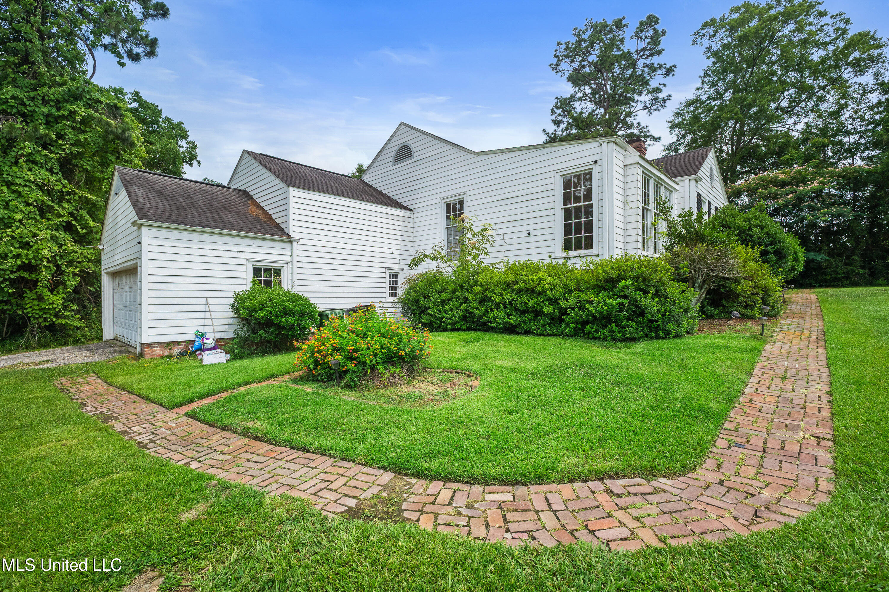300 S 21st Avenue, Hattiesburg, Mississippi image 5
