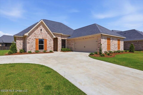 Homes For Sale - 142 Palace Crossing<br/> Flowood, MS 39232
