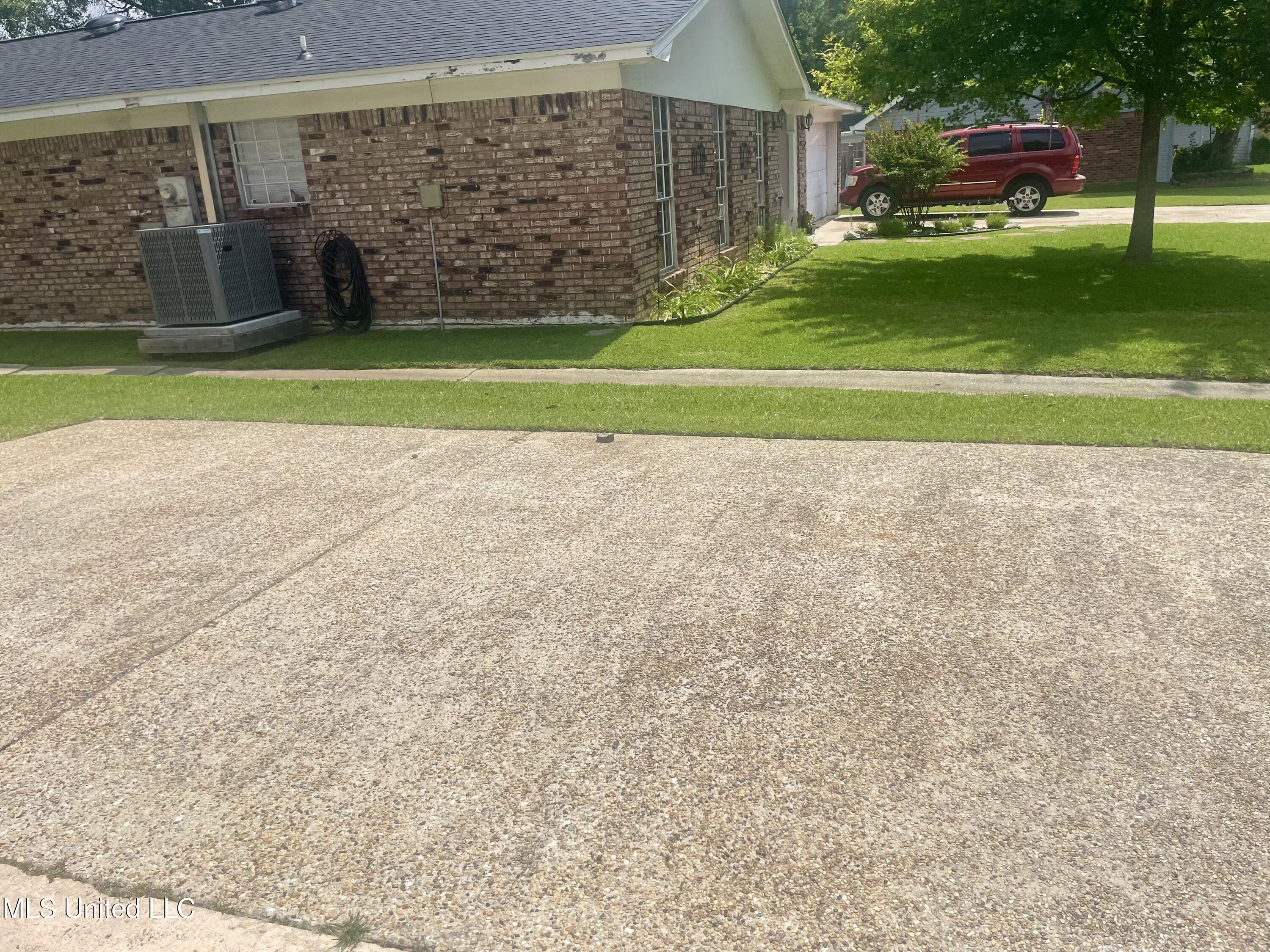 2909 Pimlico Drive Drive, Ocean Springs, Mississippi image 3