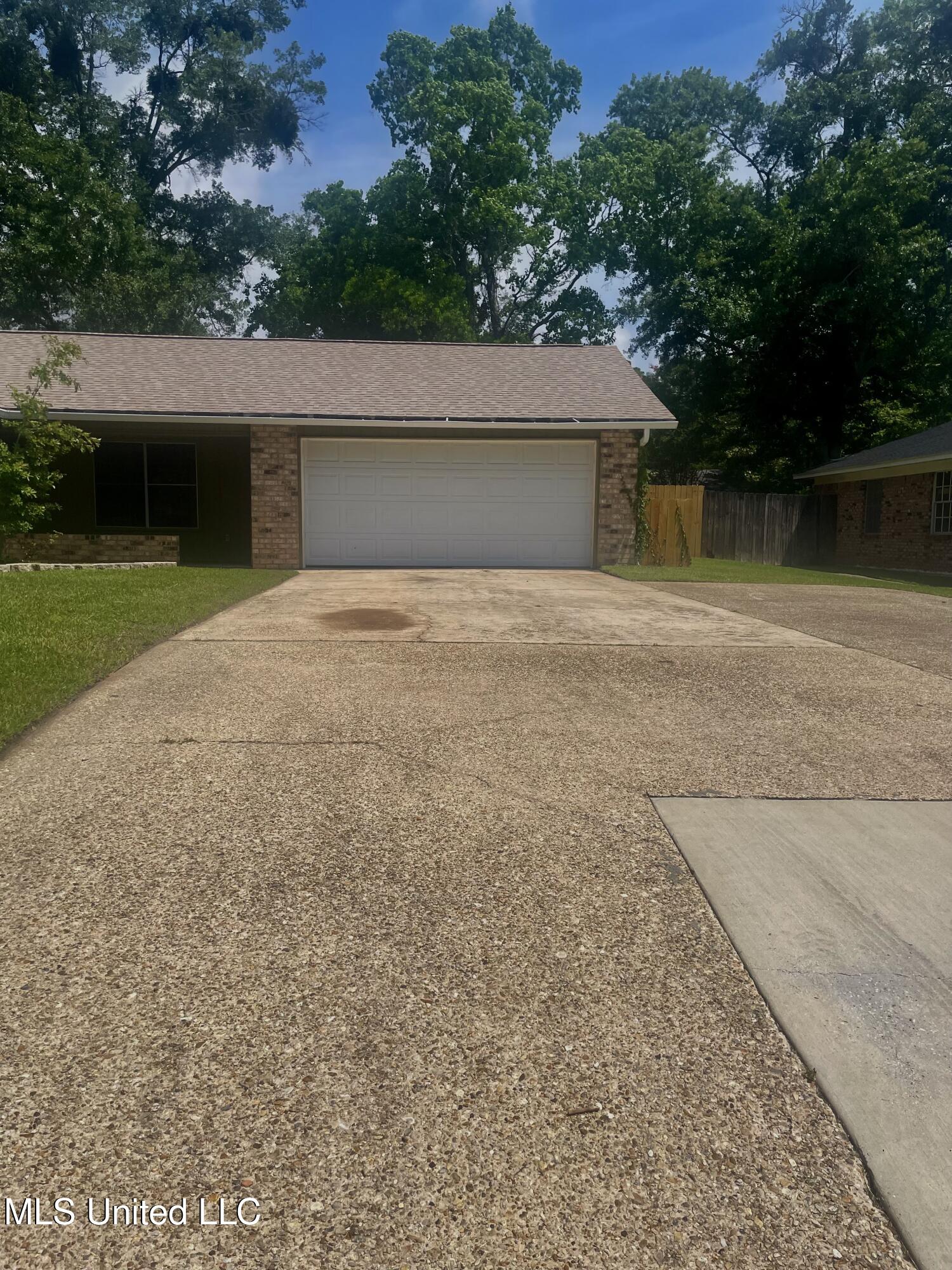2909 Pimlico Drive Drive, Ocean Springs, Mississippi image 2