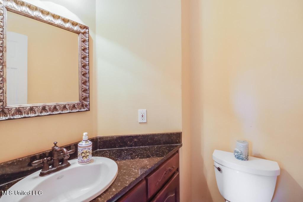 6015 Monticilla Circle, Ocean Springs, Mississippi image 29