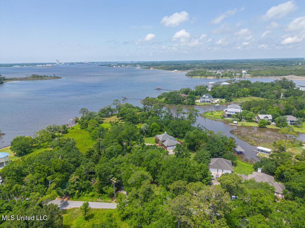 6015 Monticilla Circle, Ocean Springs, Mississippi image 8