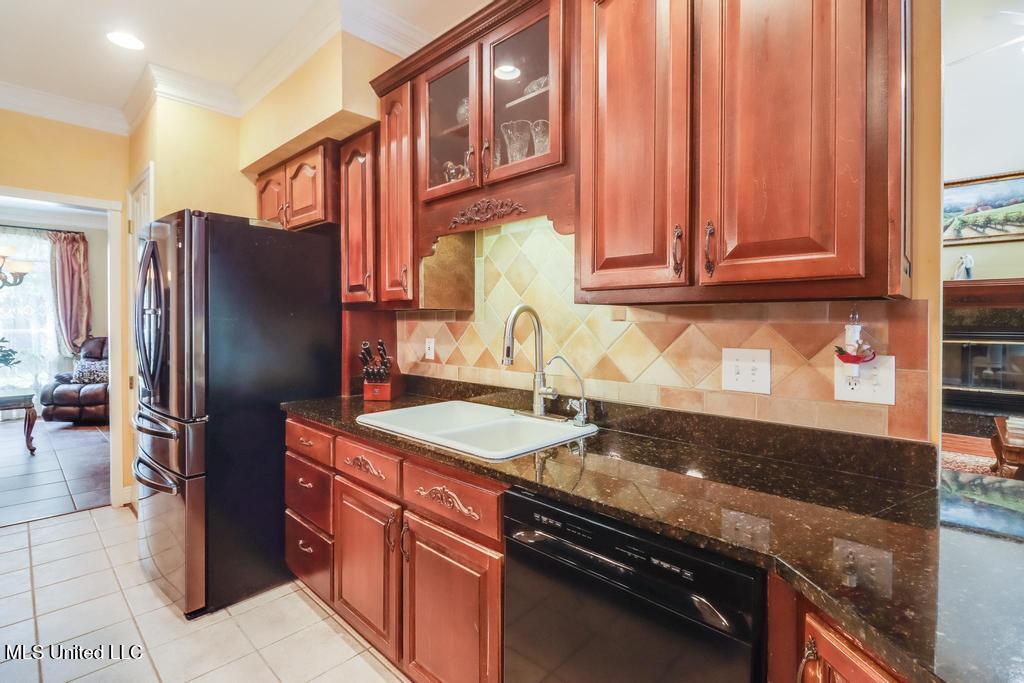 6015 Monticilla Circle, Ocean Springs, Mississippi image 17