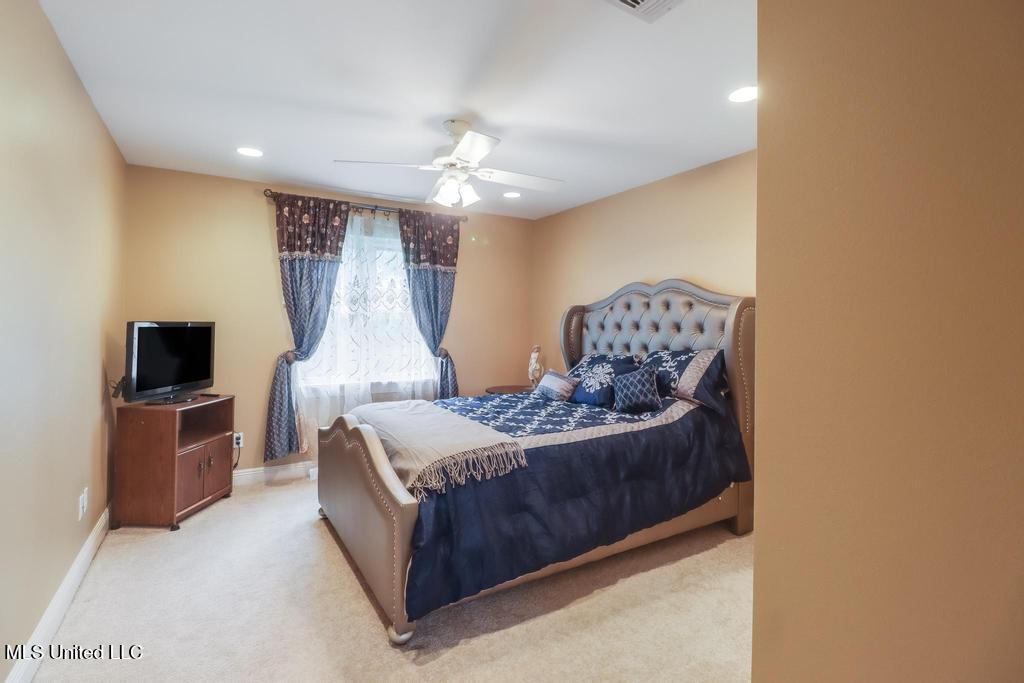 6015 Monticilla Circle, Ocean Springs, Mississippi image 46
