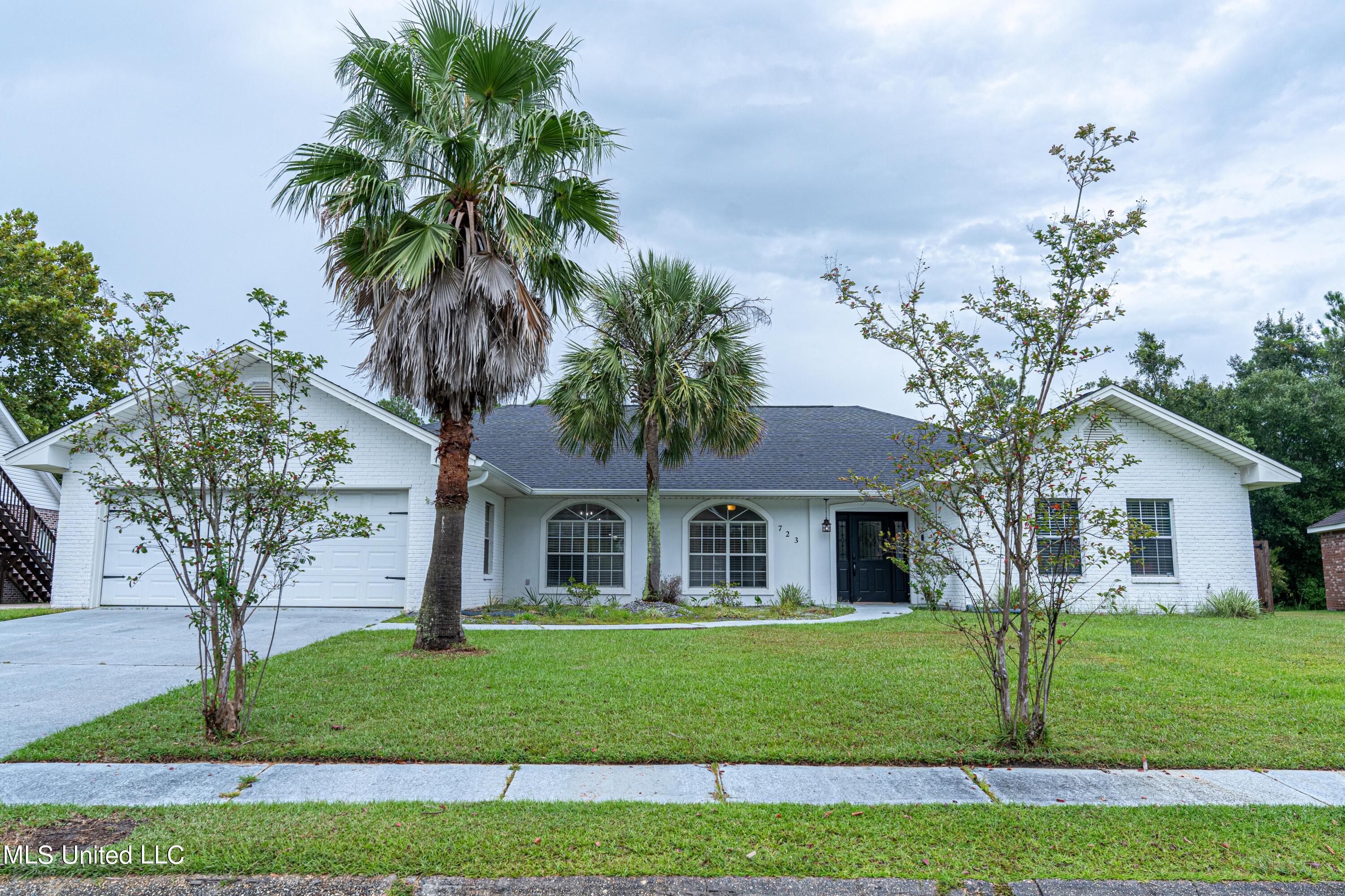 723 Old Savannah Drive, Long Beach, Mississippi image 2