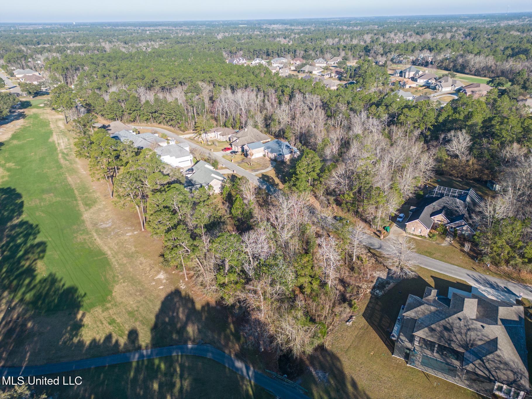 Turnberry Drive, Diamondhead, Mississippi image 8