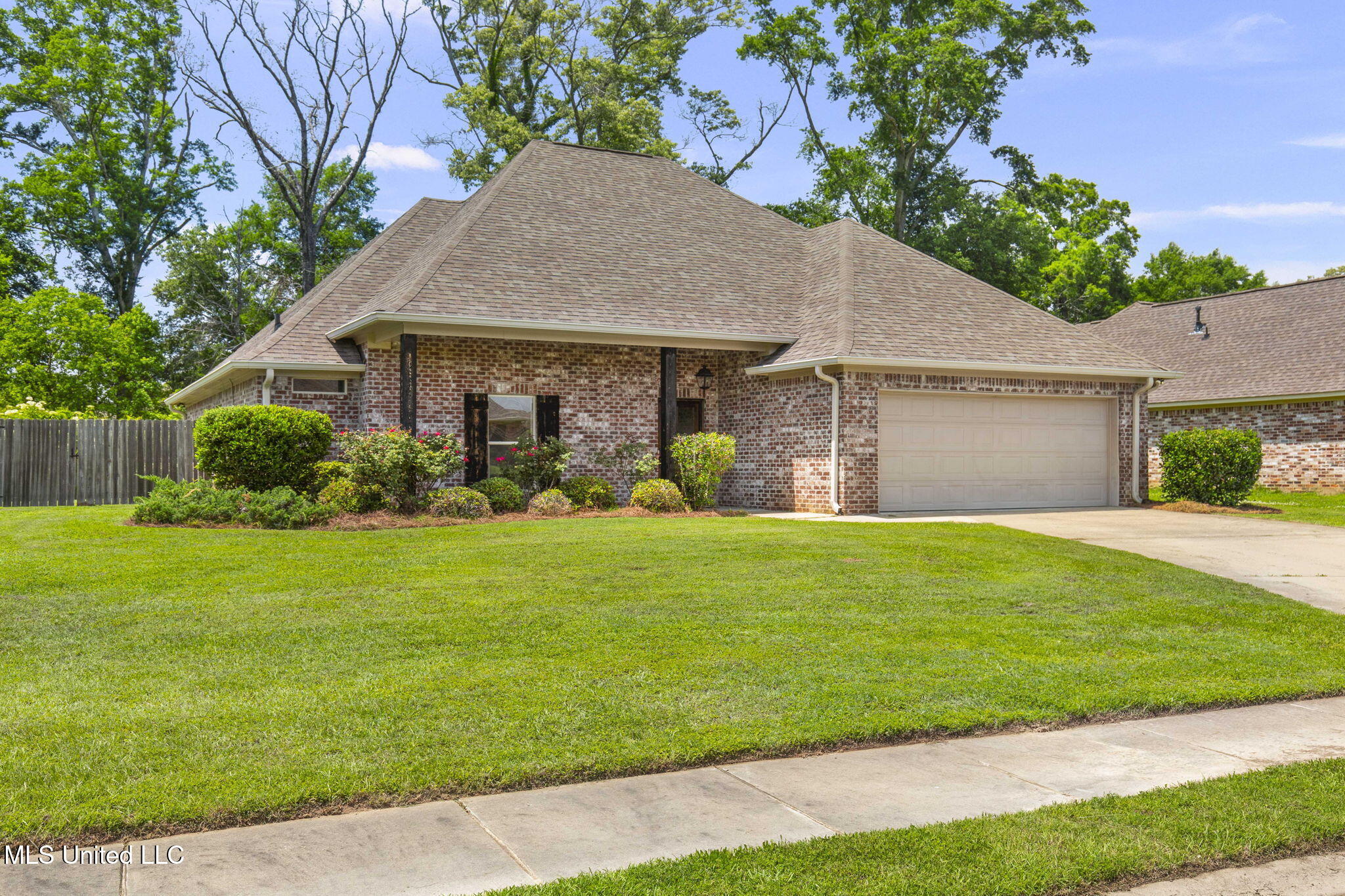 125 Rhodes Lane, Canton, Mississippi image 2