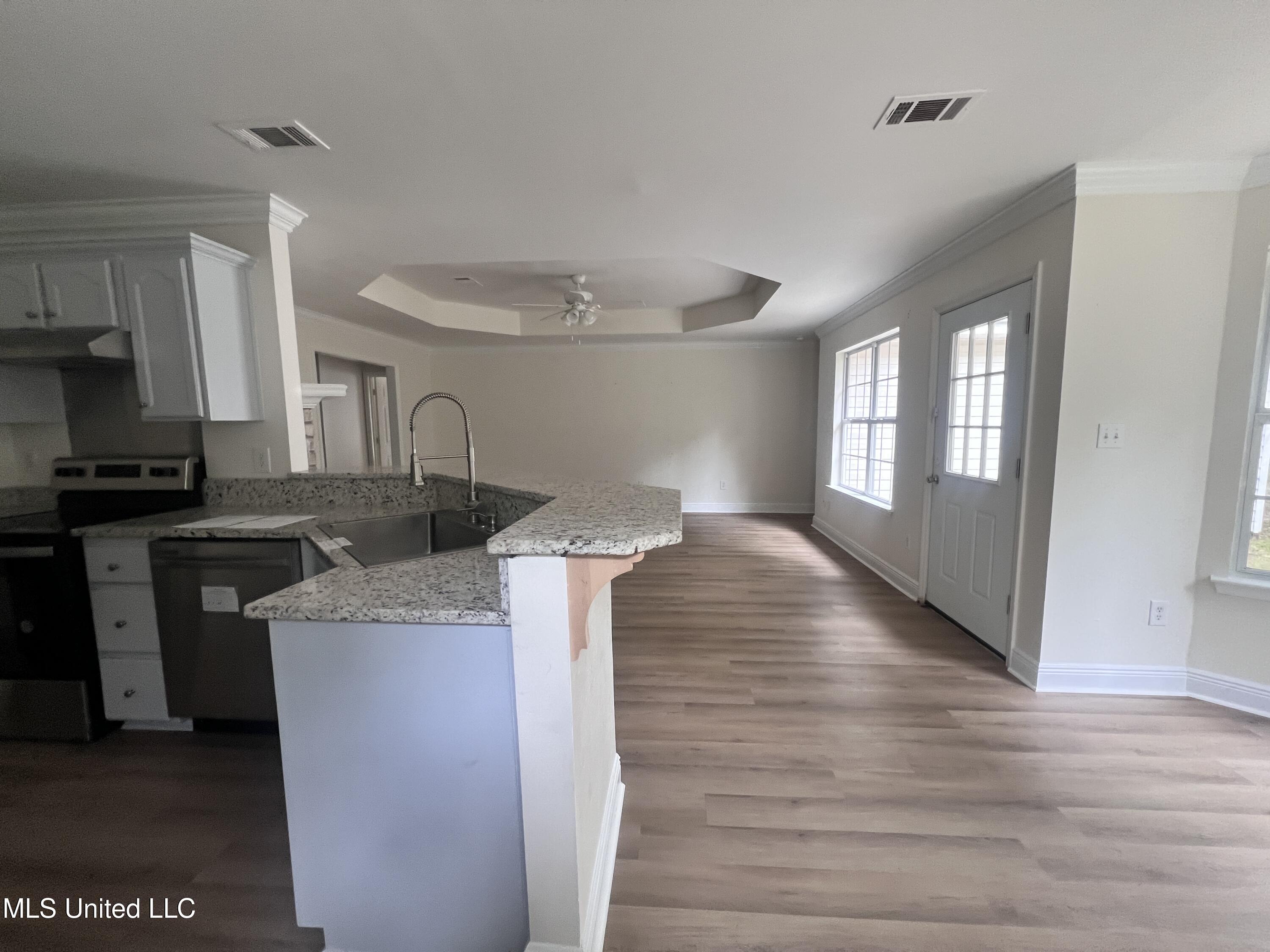 1620 Porpoise Street, Ocean Springs, Mississippi image 9