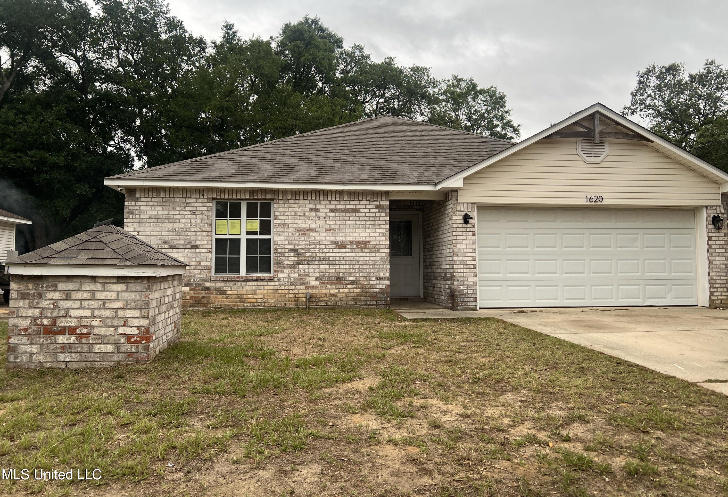 1620 Porpoise Street, Ocean Springs, Mississippi image 1