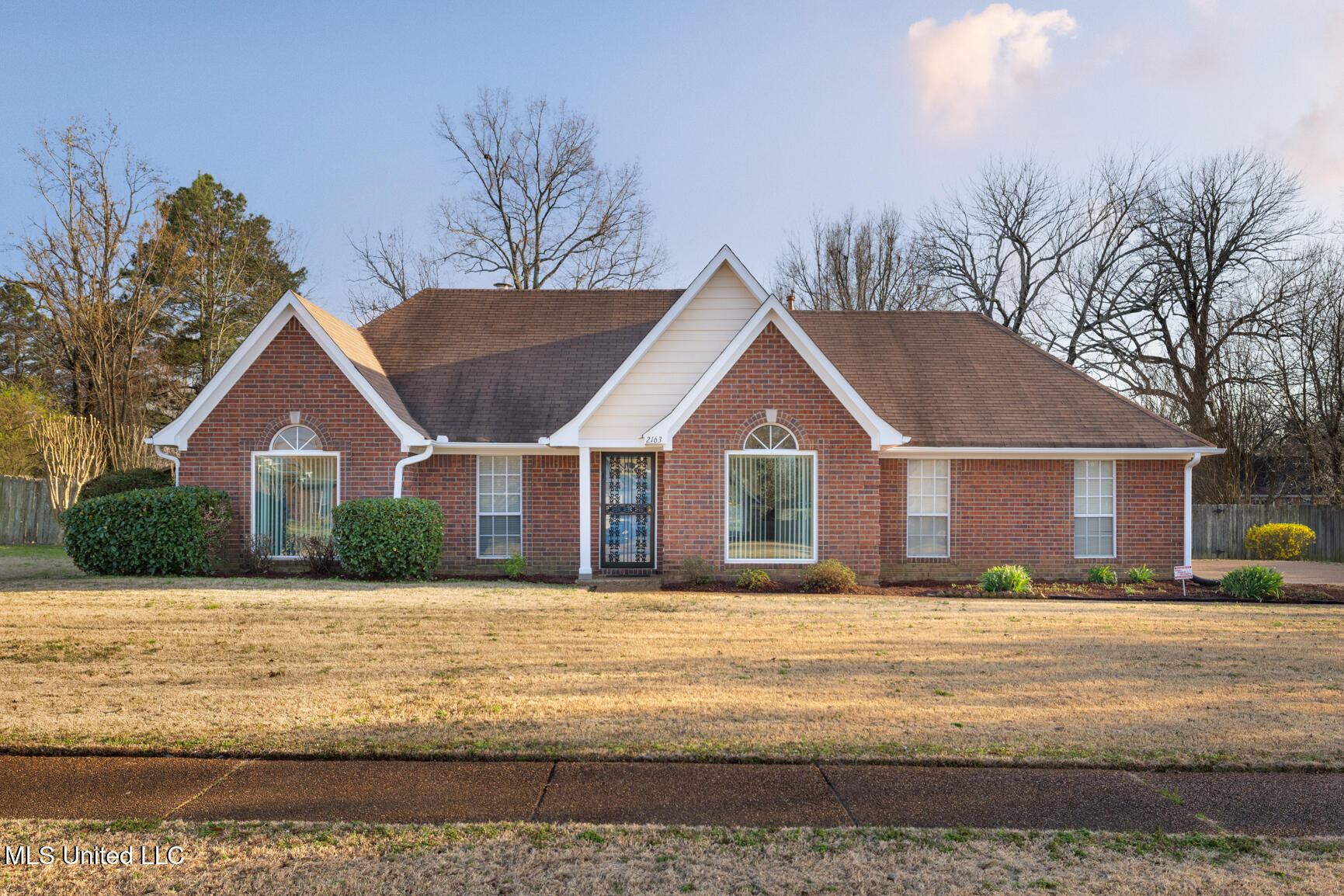 2163 Greencliff Drive, Southaven, Mississippi image 1