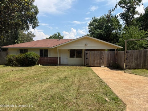 Homes For Sale - 428 Queen Marie Lane<br/> Jackson, MS 39209