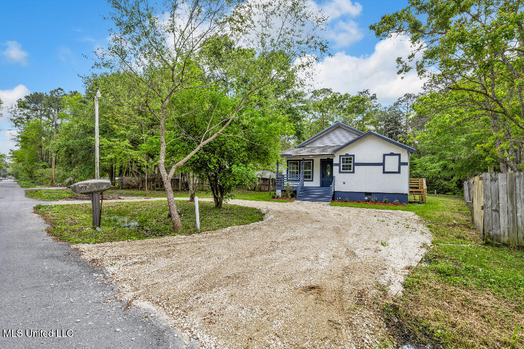 2011 S 7th Street, Ocean Springs, Mississippi image 2