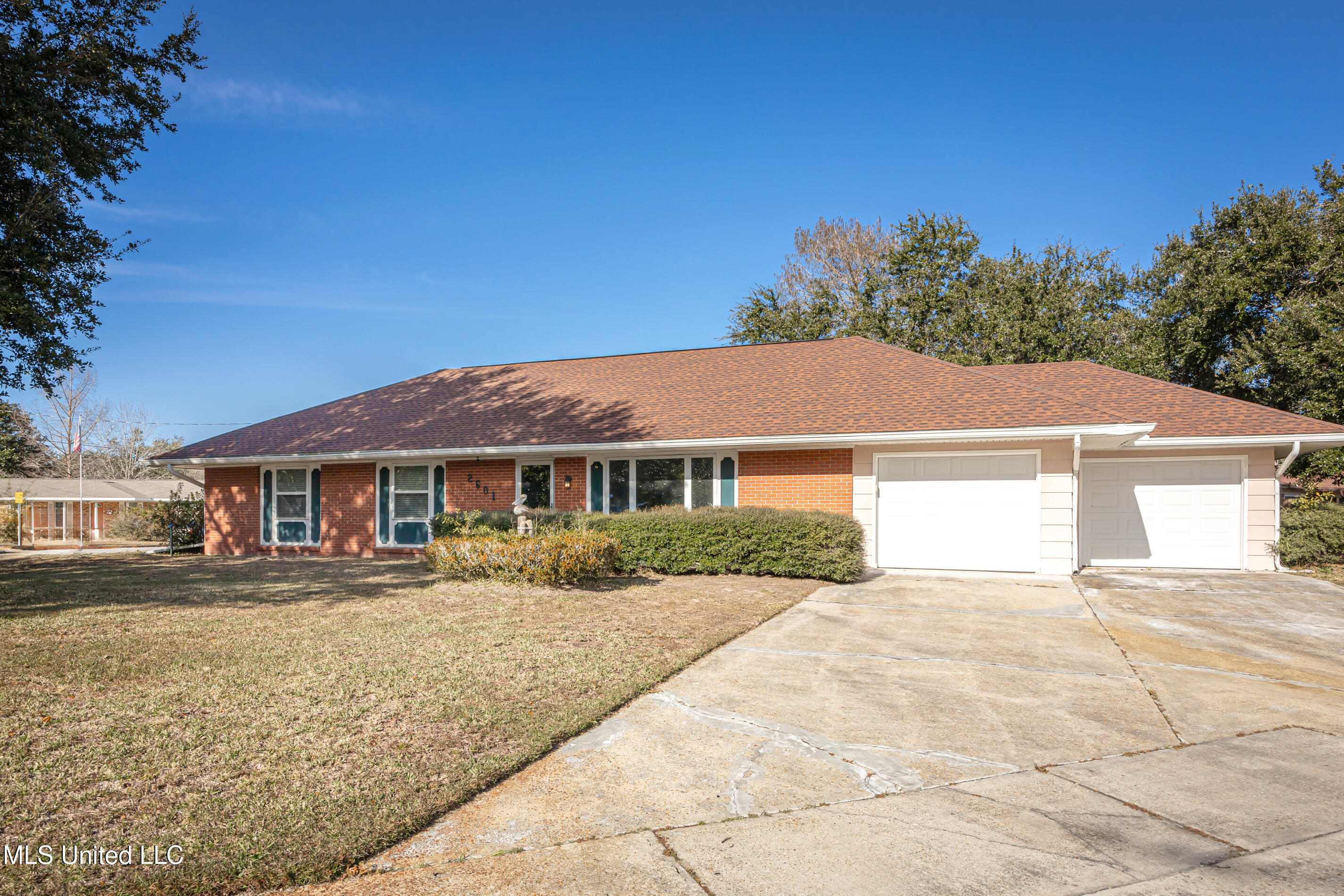 2601 Parkwood Place, Ocean Springs, Mississippi image 4