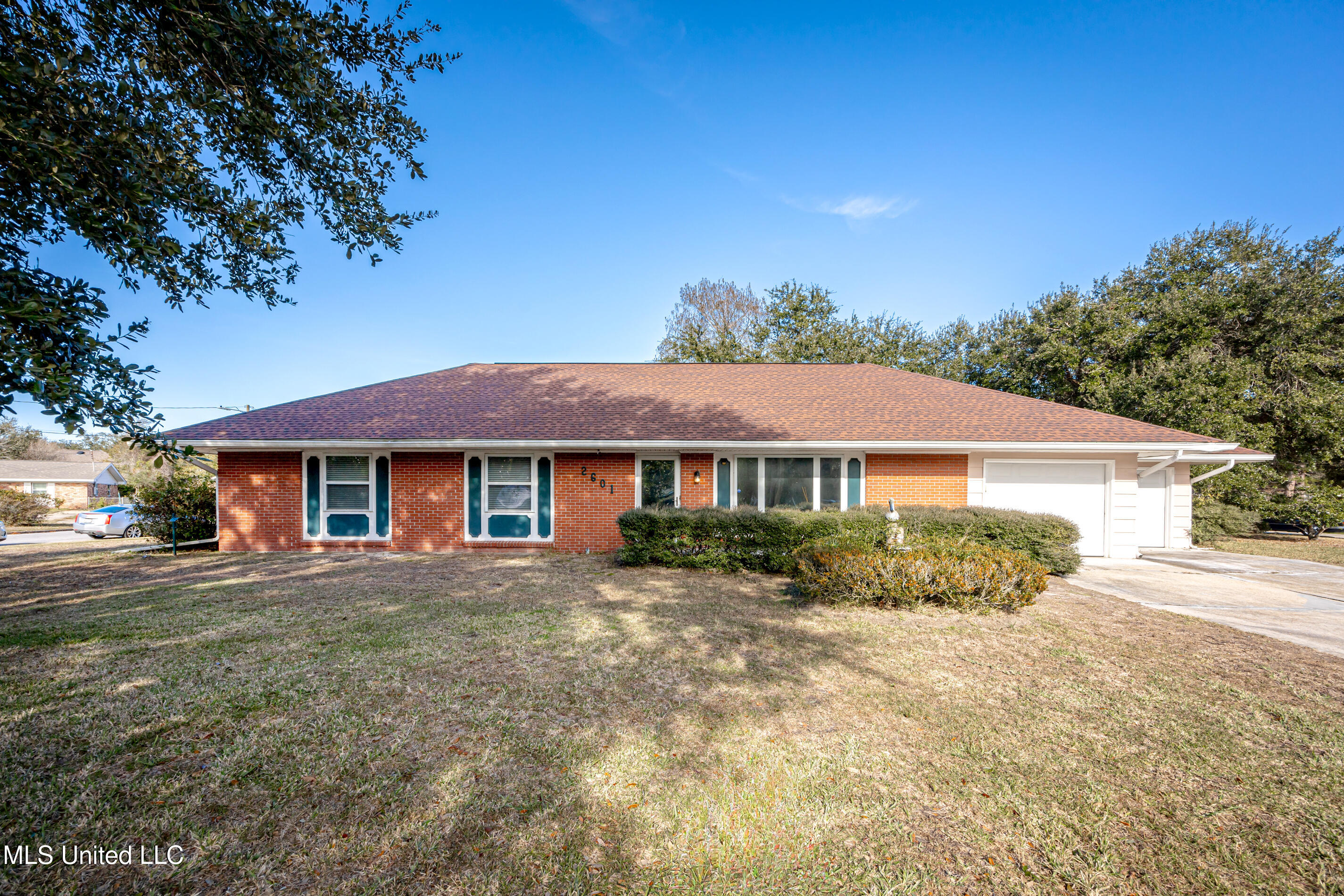 2601 Parkwood Place, Ocean Springs, Mississippi image 1