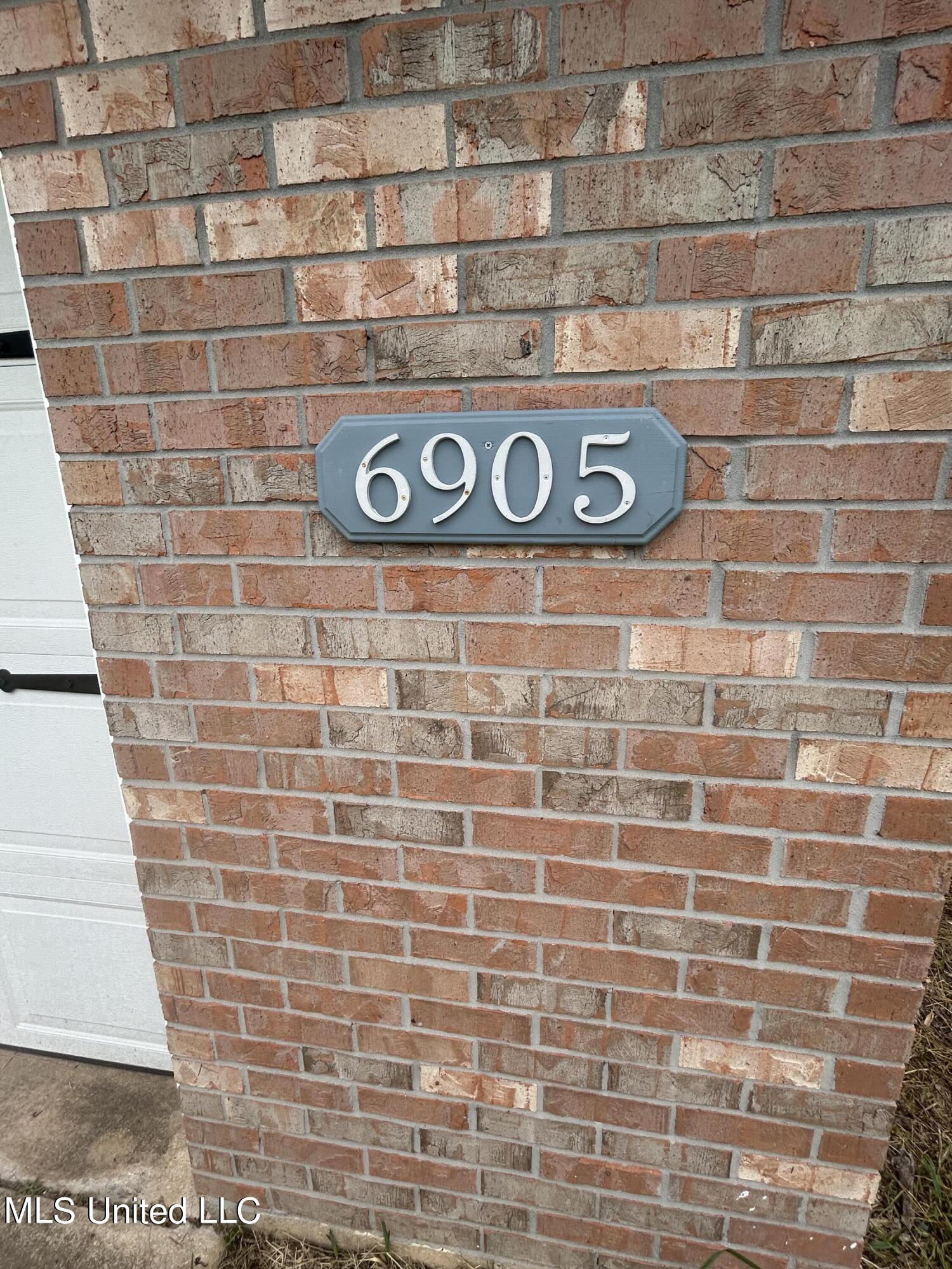 6905 Pinehurst Drive, Ocean Springs, Mississippi image 2