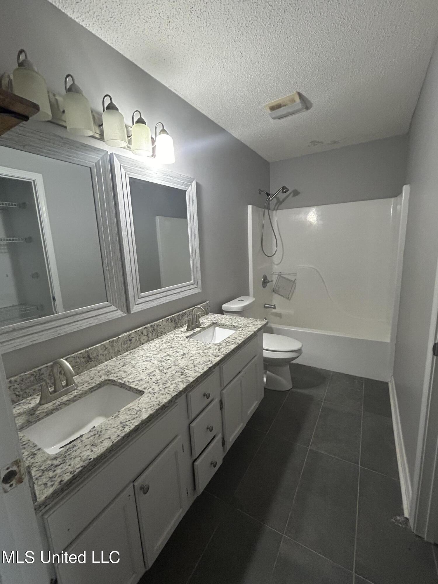 6905 Pinehurst Drive, Ocean Springs, Mississippi image 5