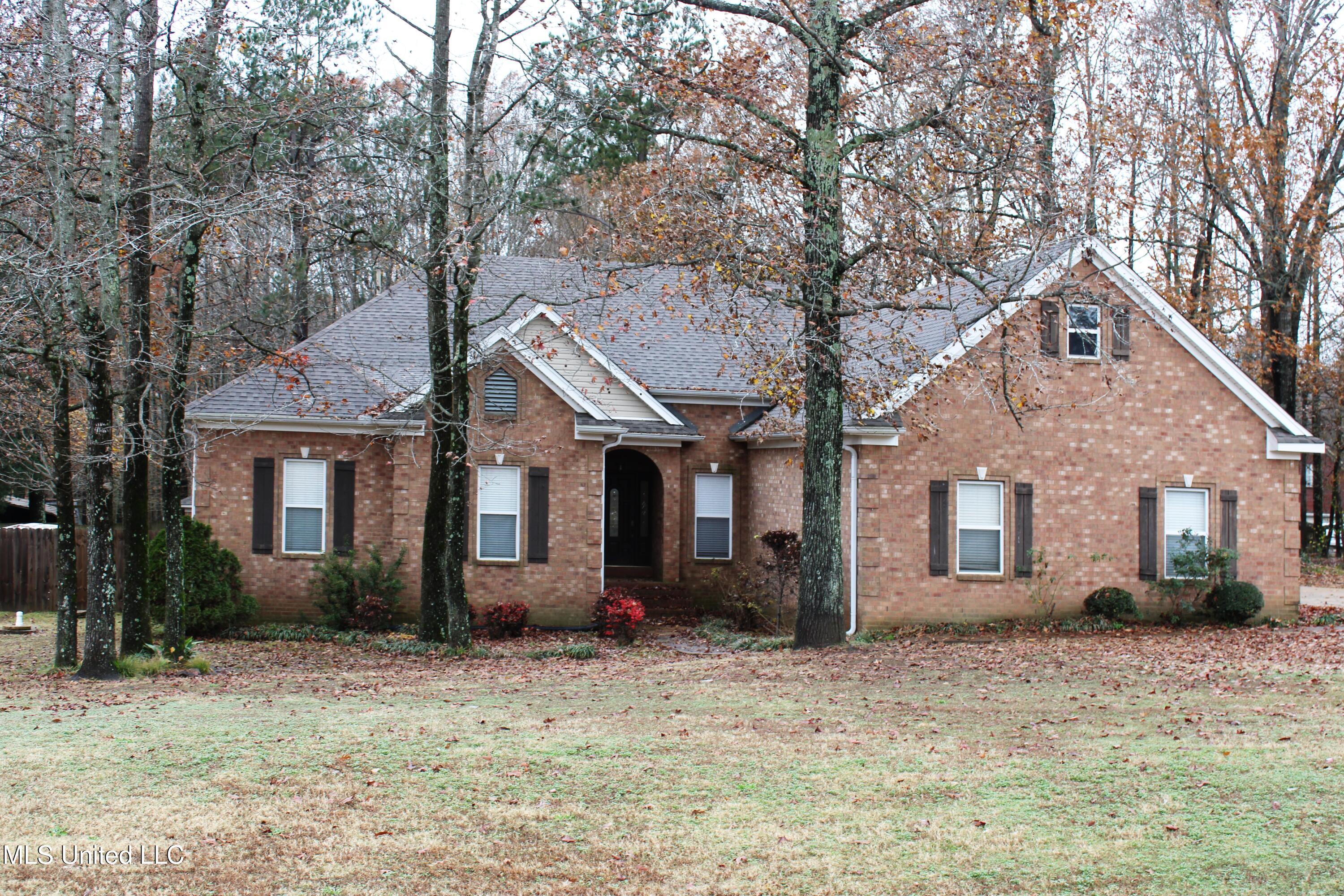 3463 Cypress Plantation Drive, Olive Branch, Mississippi image 1