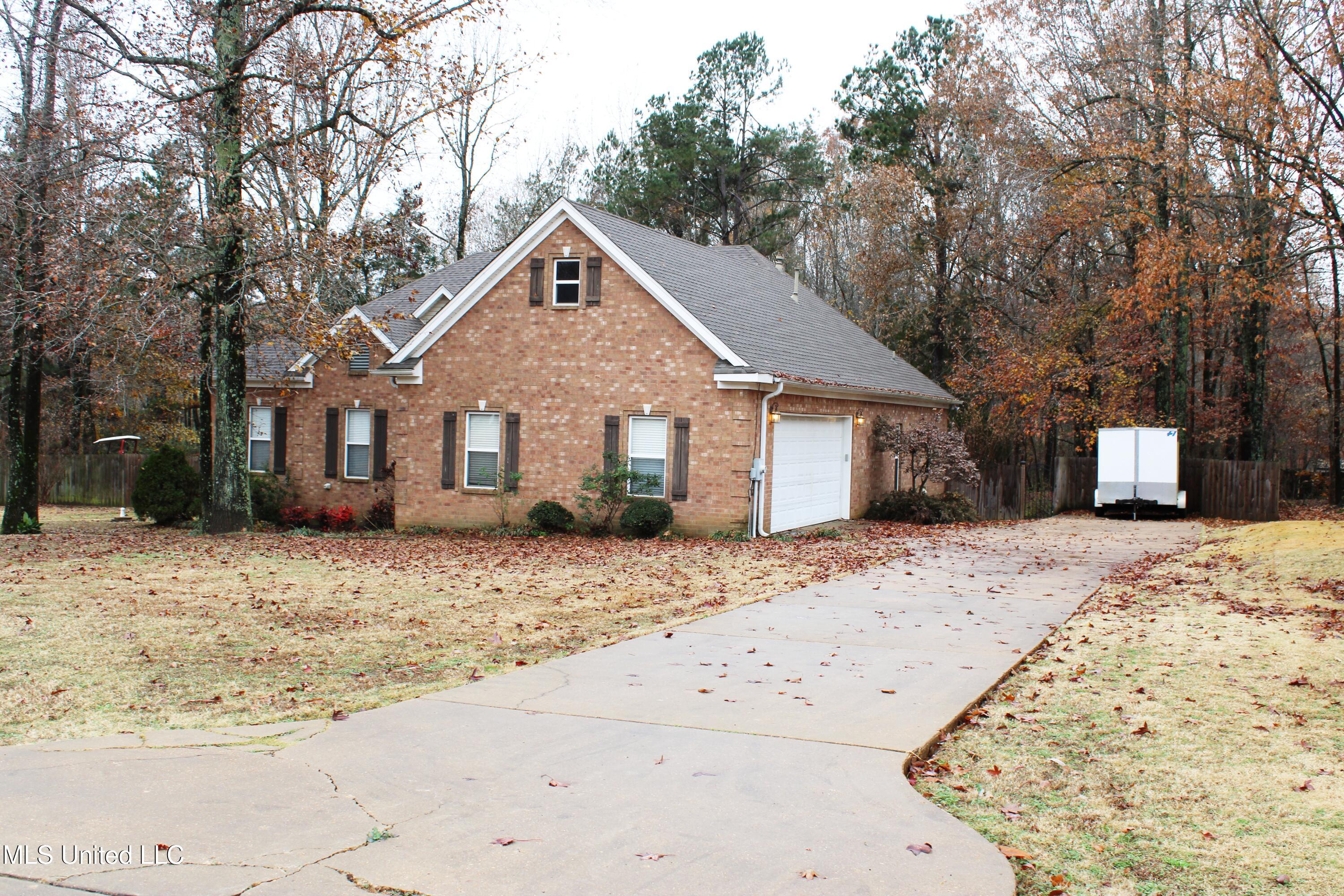 3463 Cypress Plantation Drive, Olive Branch, Mississippi image 2