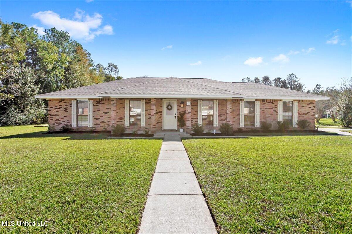 4 Heatherwood Drive, Gulfport, Mississippi image 1