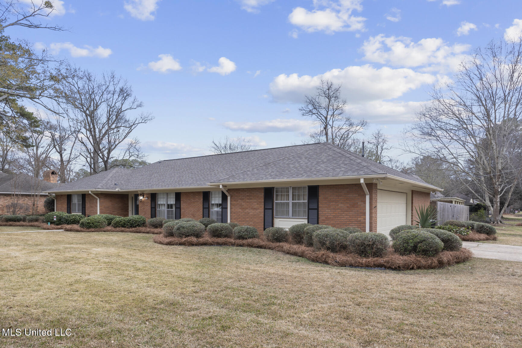 5405 Charter Oak Place Place, Jackson, Mississippi image 2