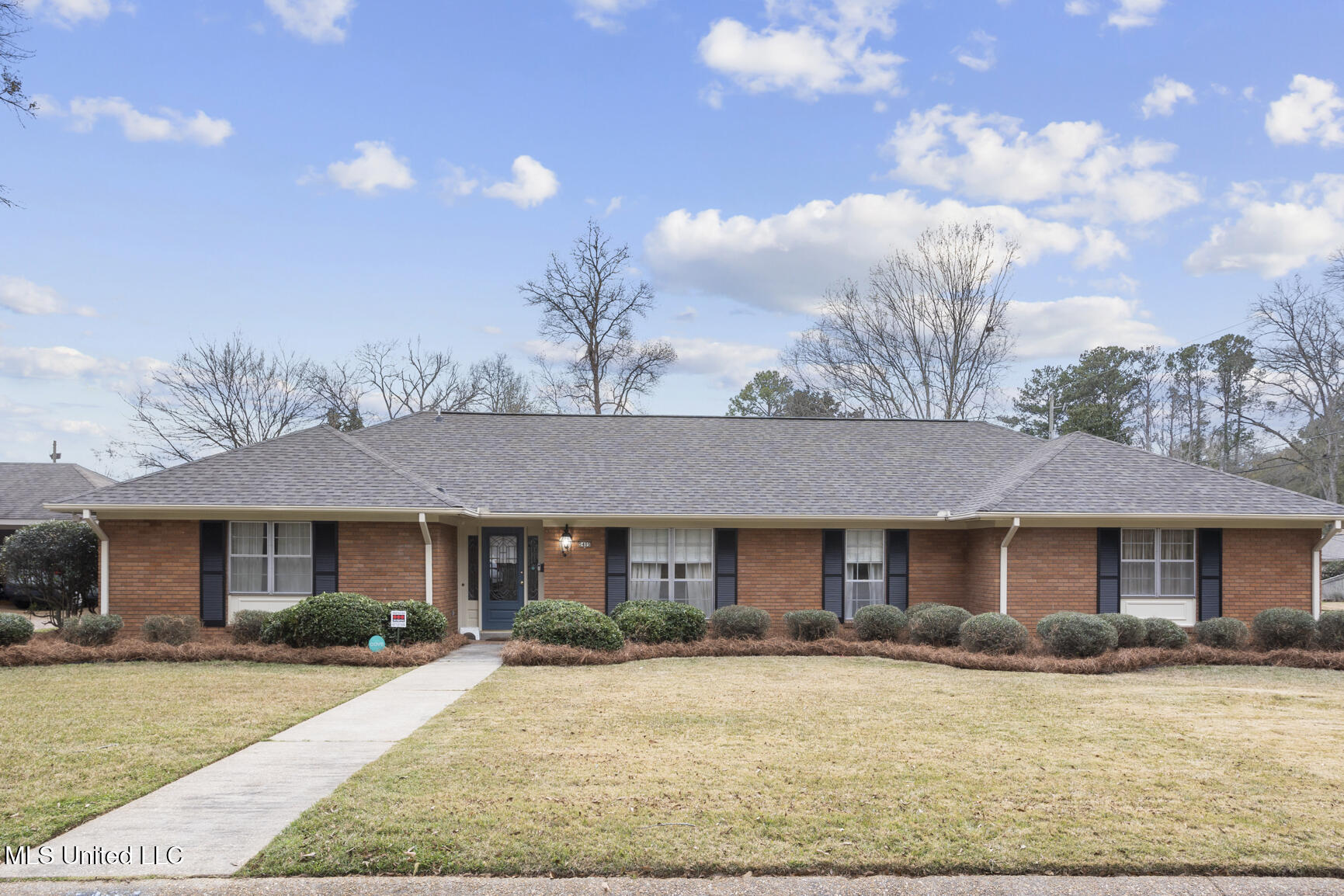 5405 Charter Oak Place Place, Jackson, Mississippi image 1