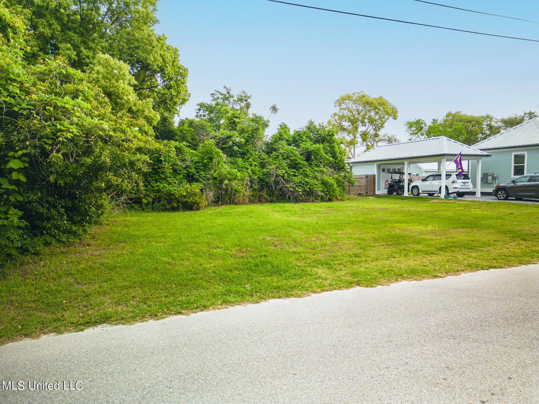 333 Saint George Street, Bay Saint Louis, Mississippi image 2