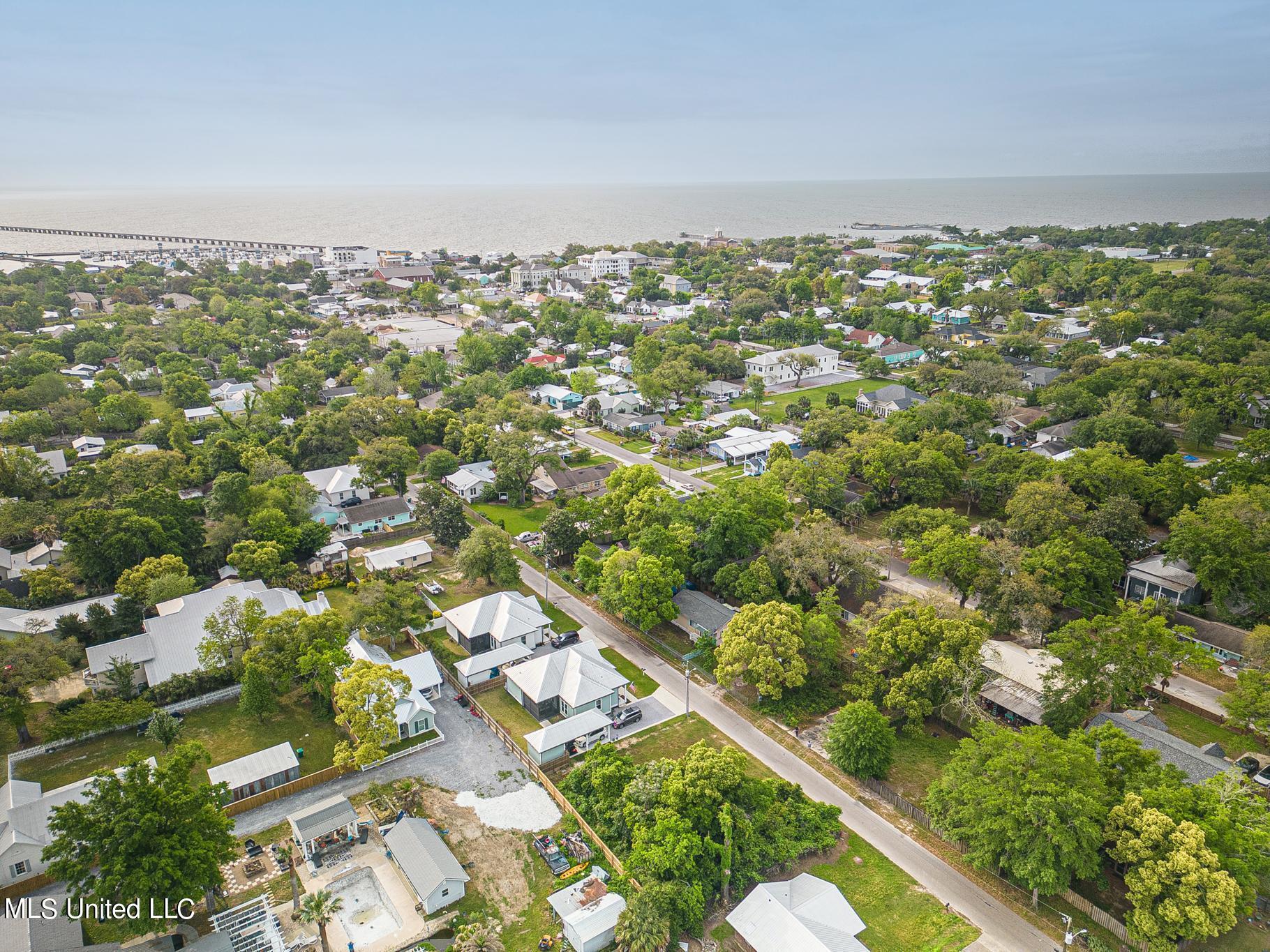 333 Saint George Street, Bay Saint Louis, Mississippi image 8