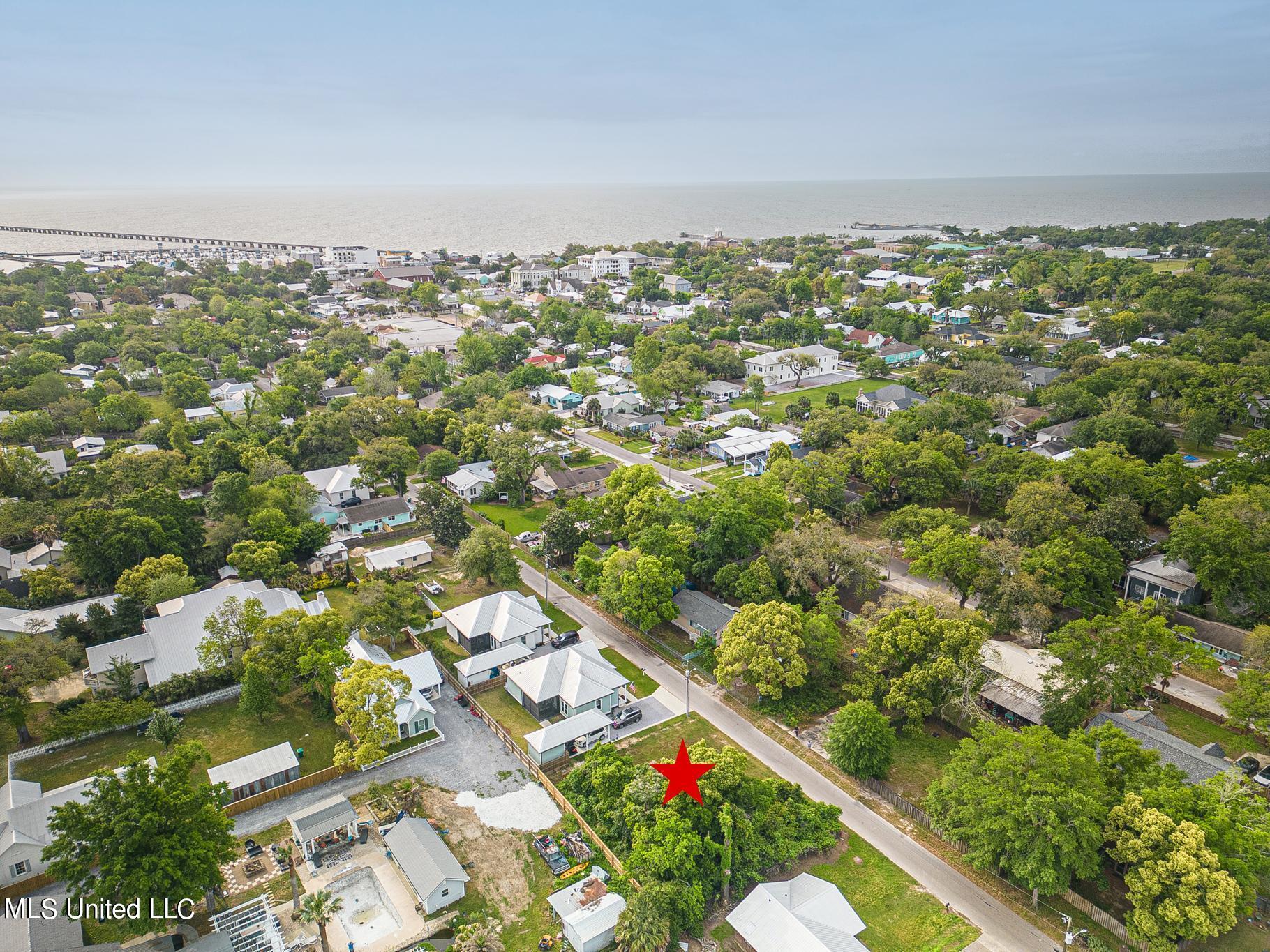 333 Saint George Street, Bay Saint Louis, Mississippi image 9