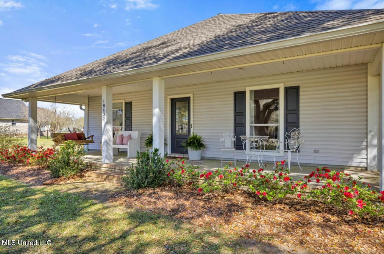 18432 Sky Lane, Saucier, Mississippi image 2
