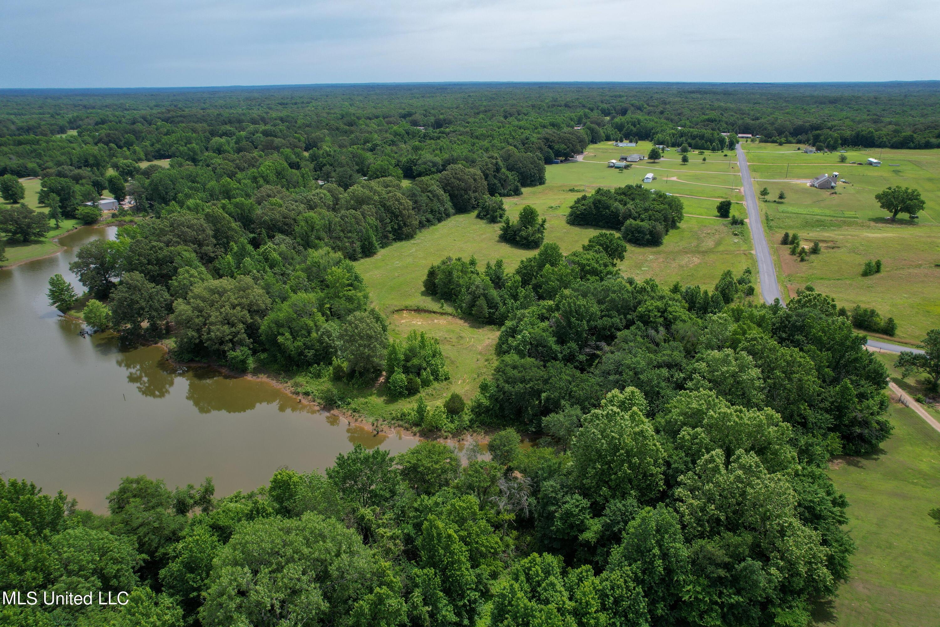 451 Cherry Tree Lane, Coldwater, Mississippi image 17