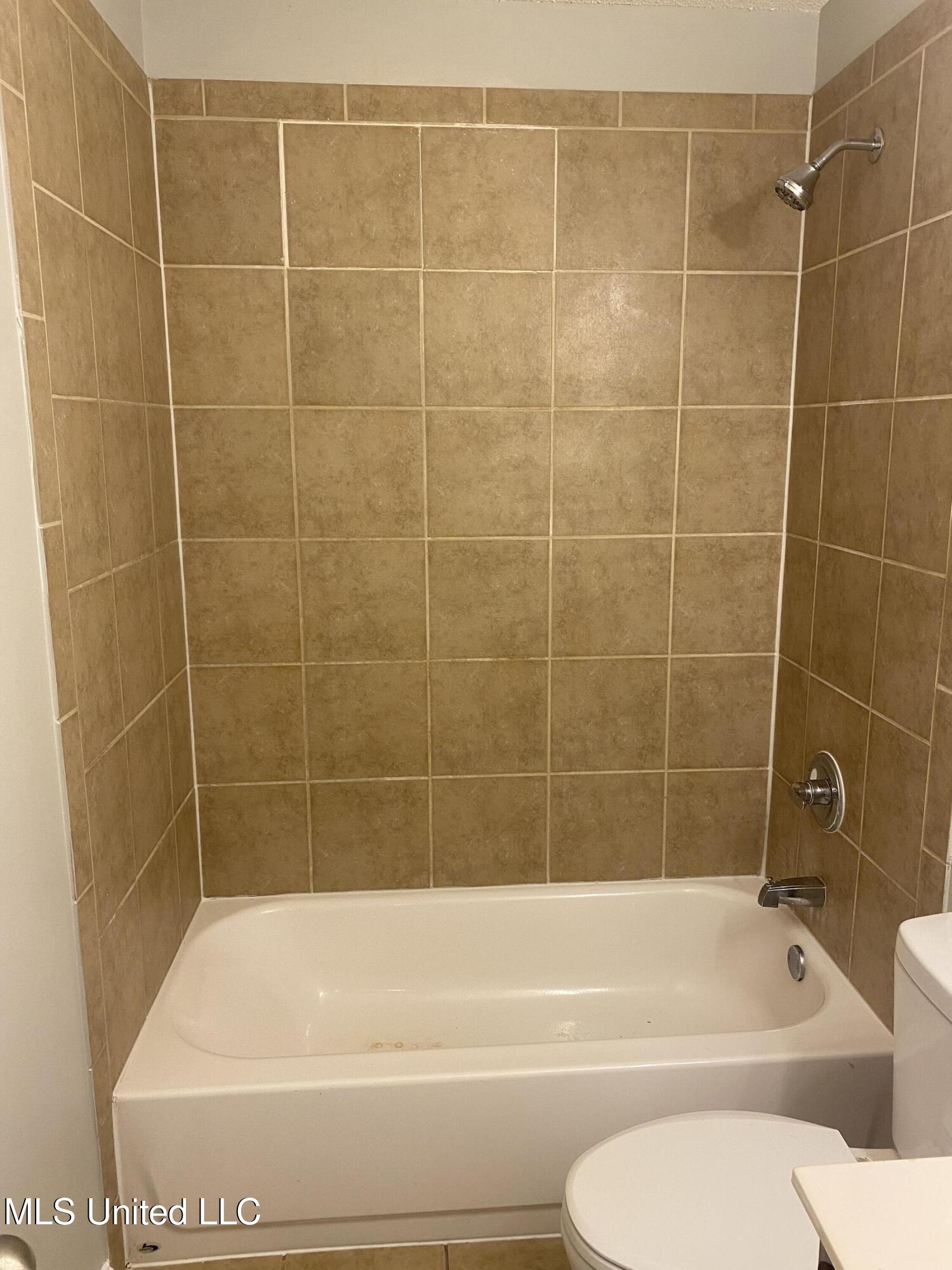 1774 Dorchester Drive, Southaven, Mississippi image 11