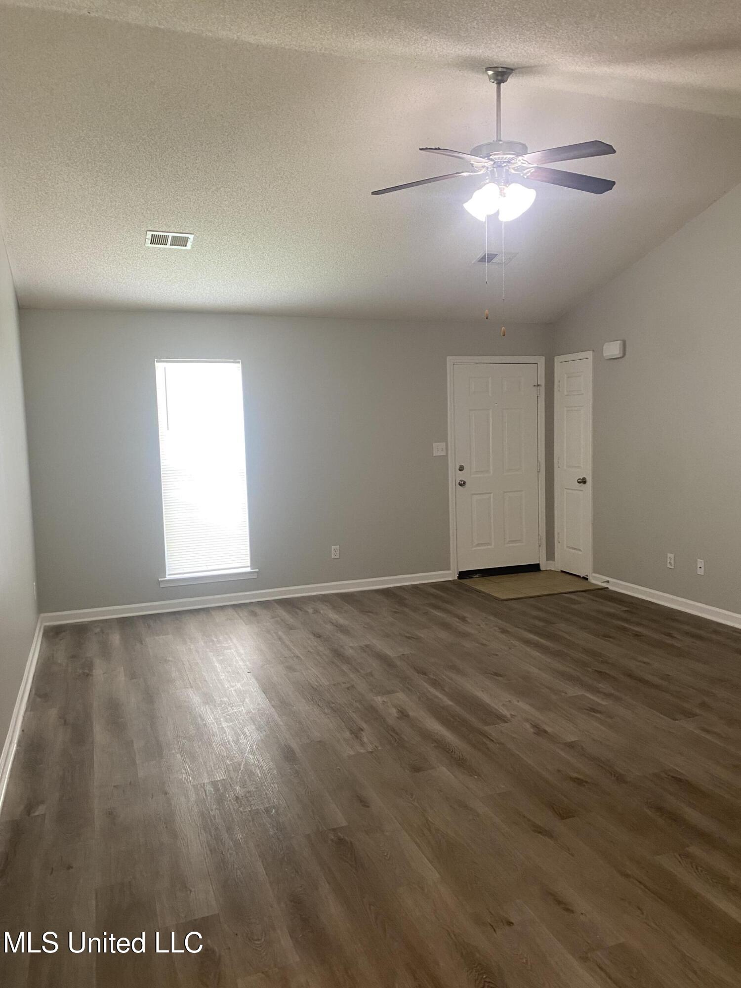 1774 Dorchester Drive, Southaven, Mississippi image 5